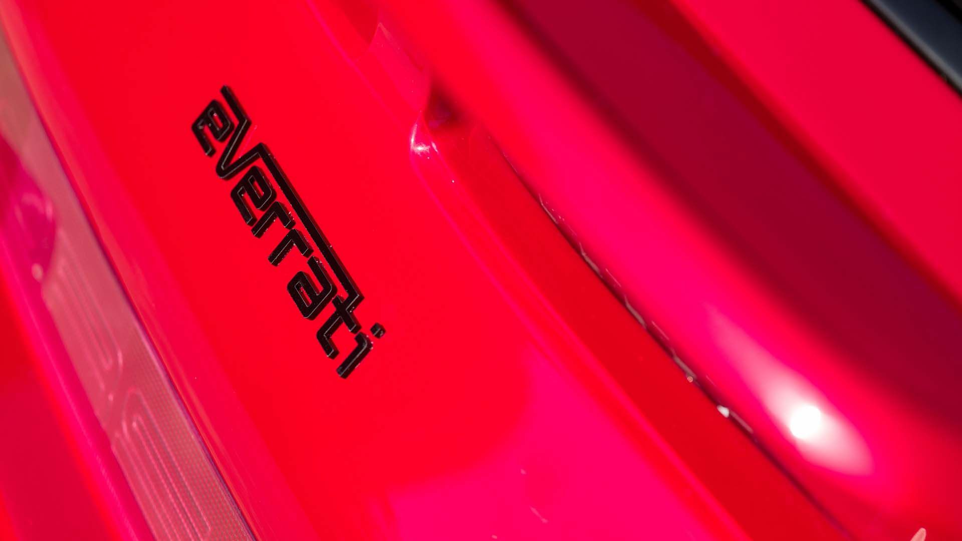 بدنه خودروی برقی پورشه 911 اوررتی / Everrati Porsche 911 EV  قرمز رنگ