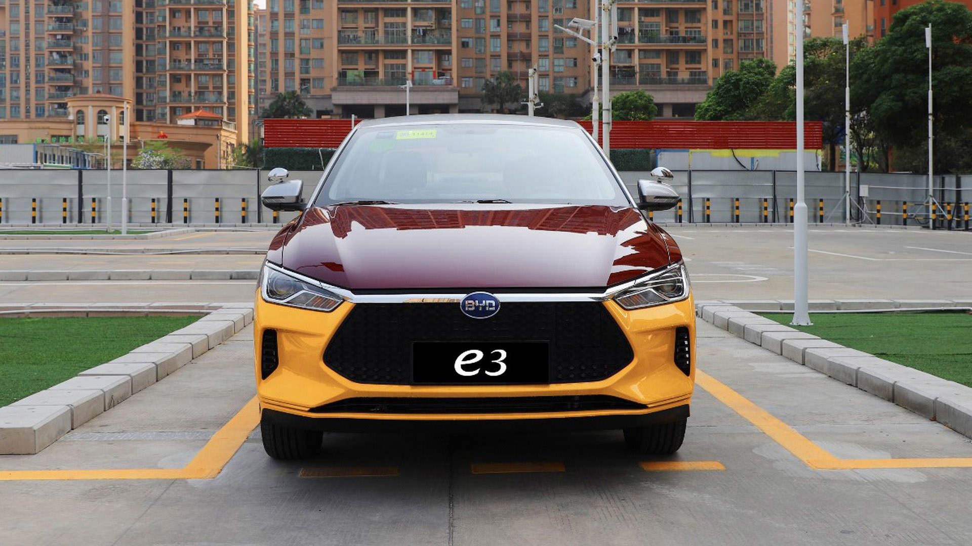 نمای جلو سدان برقی بی وای دی ای 3 / BYD e3 Electric Sedan
