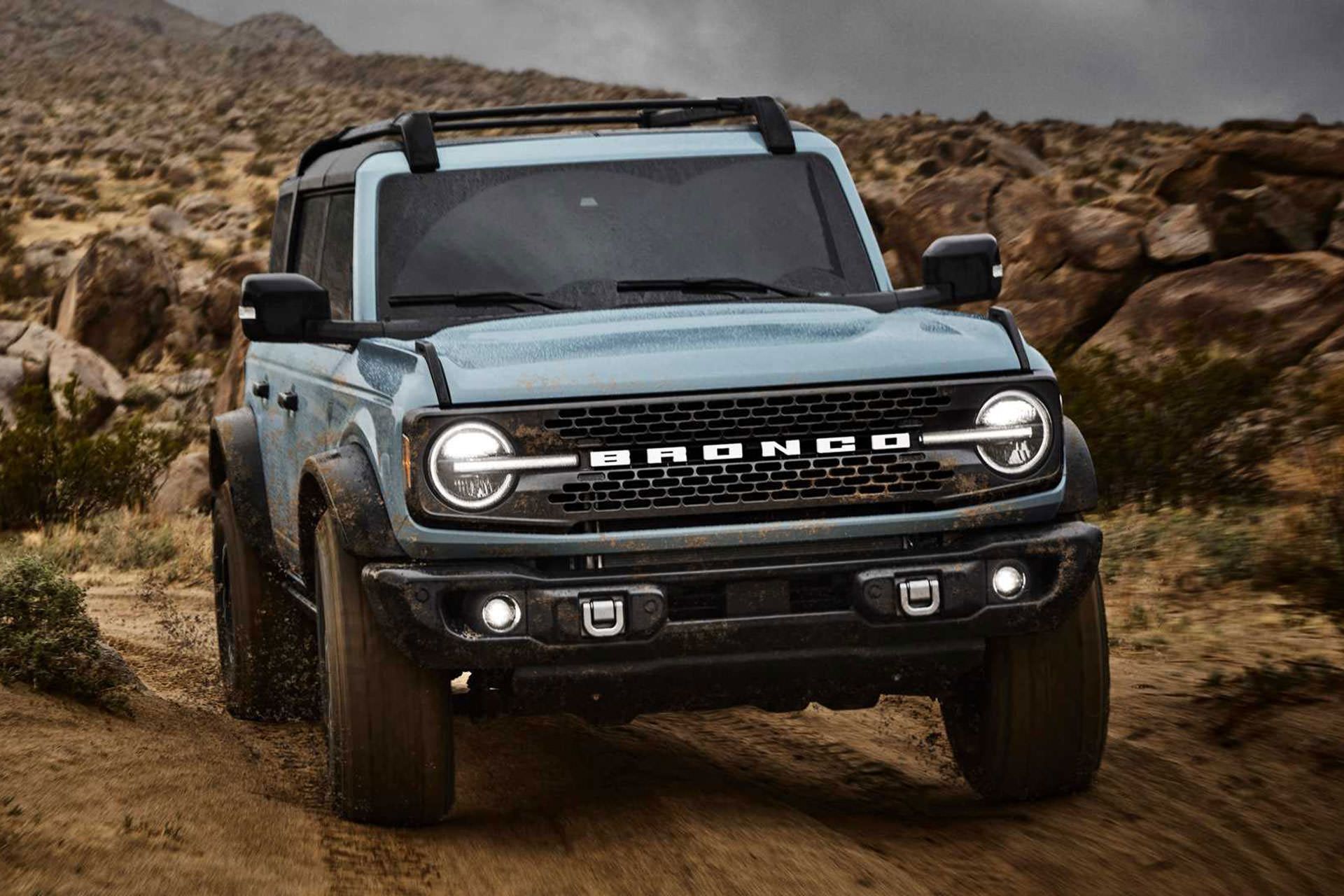 نمای جلو شاسی بلند فورد برونکو / 2021 Ford Bronco