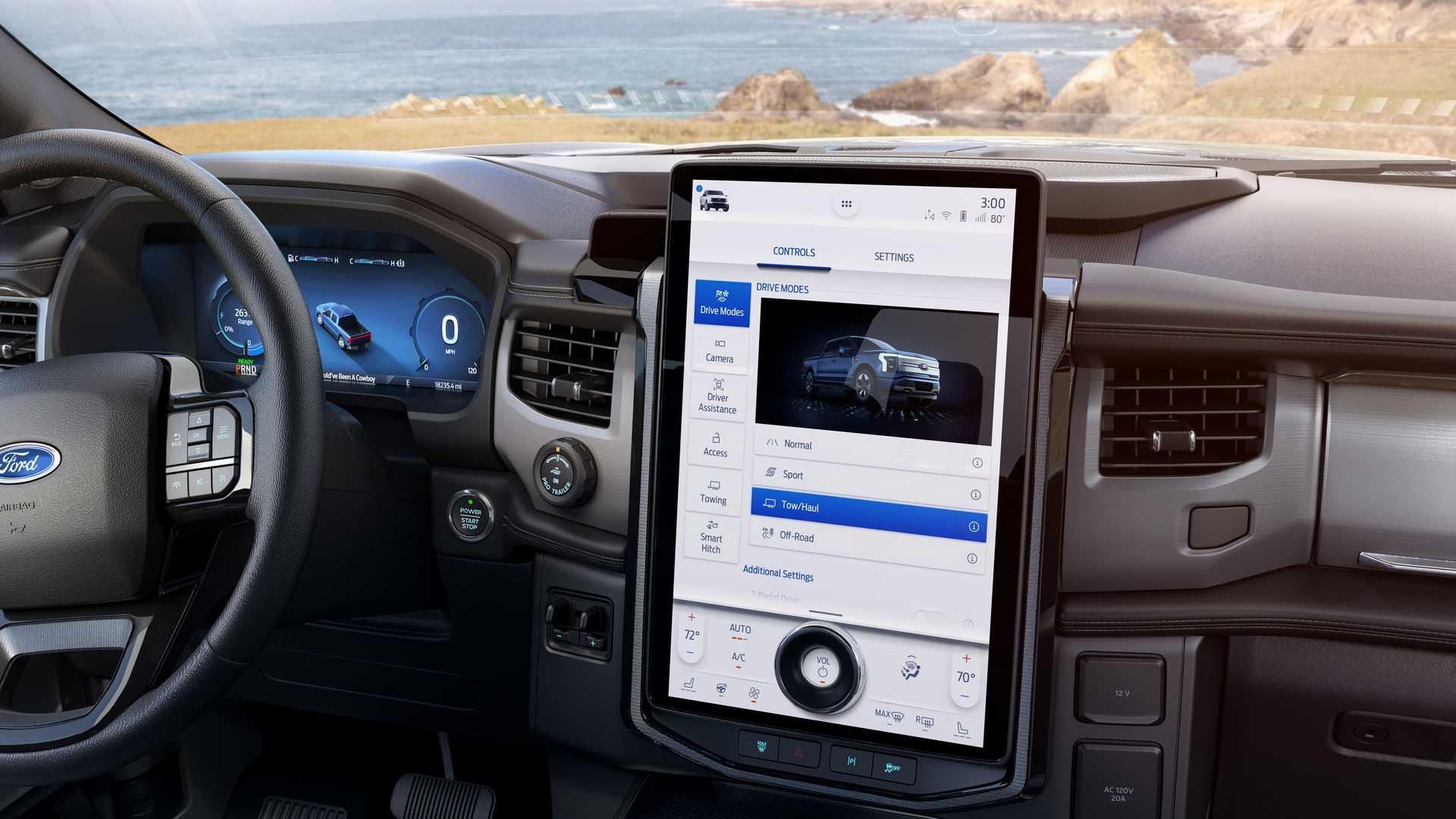 نمای داخلی فورد اف150 لایتنینگ Ford F-150 Lightning