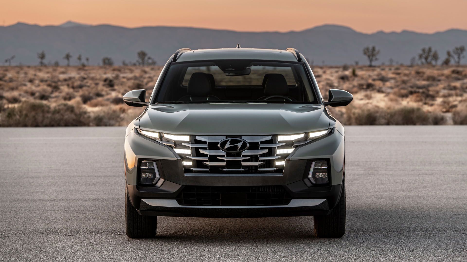 نمای جلو وانت پیکاپ هیوندای سانتاکروز / 2022 Hyundai Santa Cruz