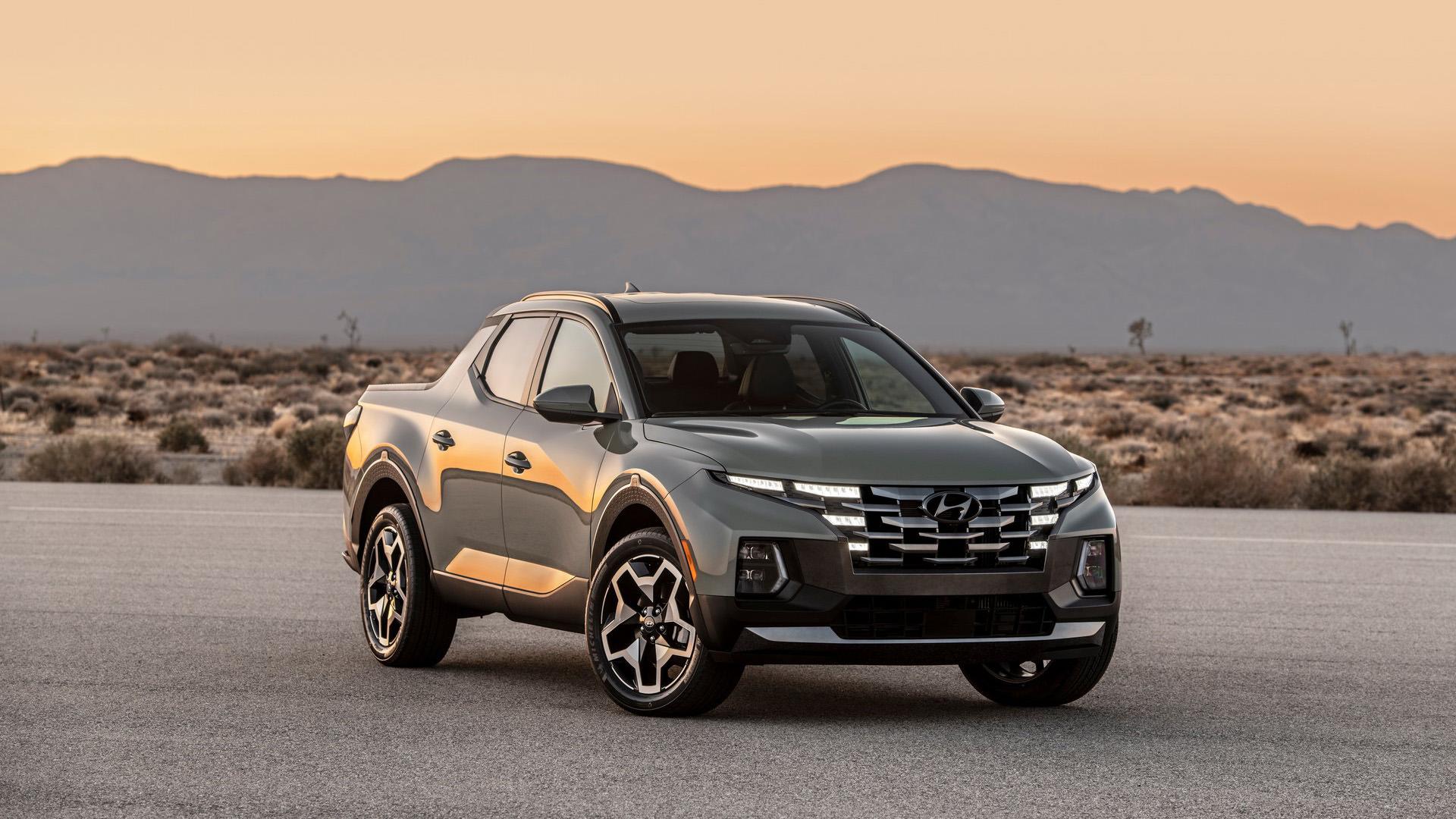 نمای سه چهارم وانت پیکاپ هیوندای سانتاکروز / 2022 Hyundai Santa Cruz خاکستری رنگ
