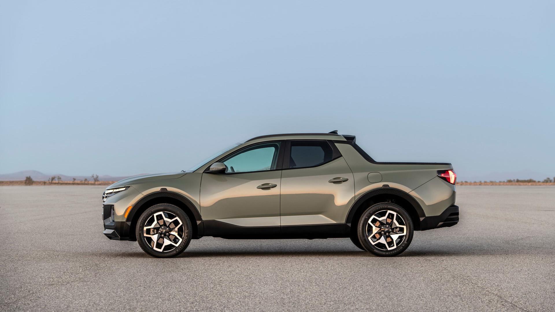 نمای جانبی وانت پیکاپ هیوندای سانتاکروز / 2022 Hyundai Santa Cruz