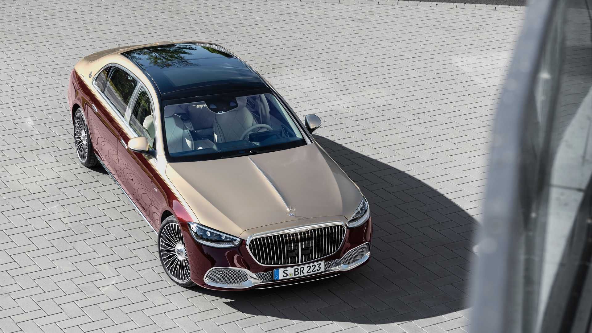 نمای بالا مرسدس میباخ اس 680 اس کلاس / Mercedes-Maybach S680 S-Class گیلاسی رنگ