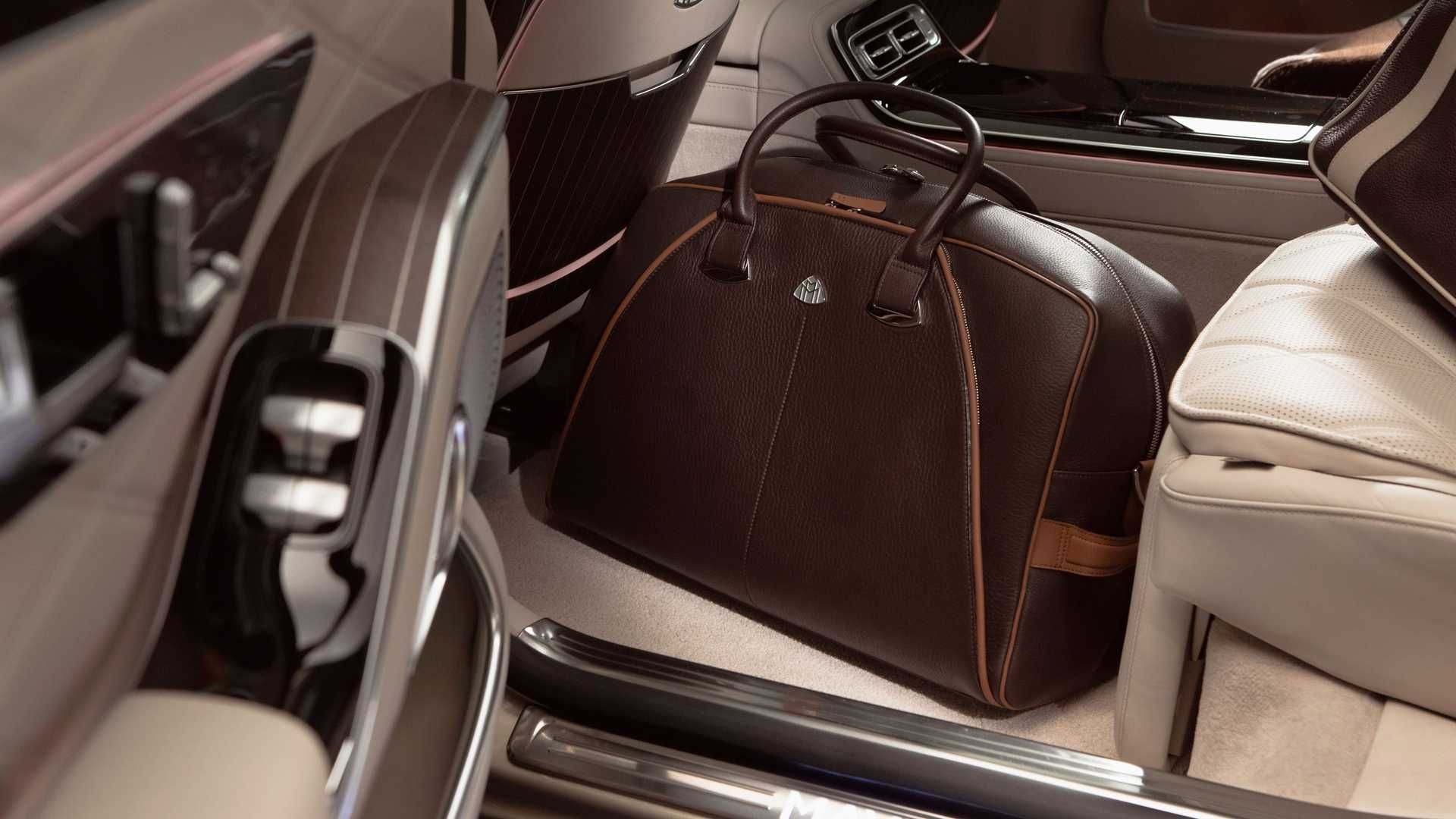 امکانات داخلی مرسدس میباخ اس 680 اس کلاس / Mercedes-Maybach S680 S-Class