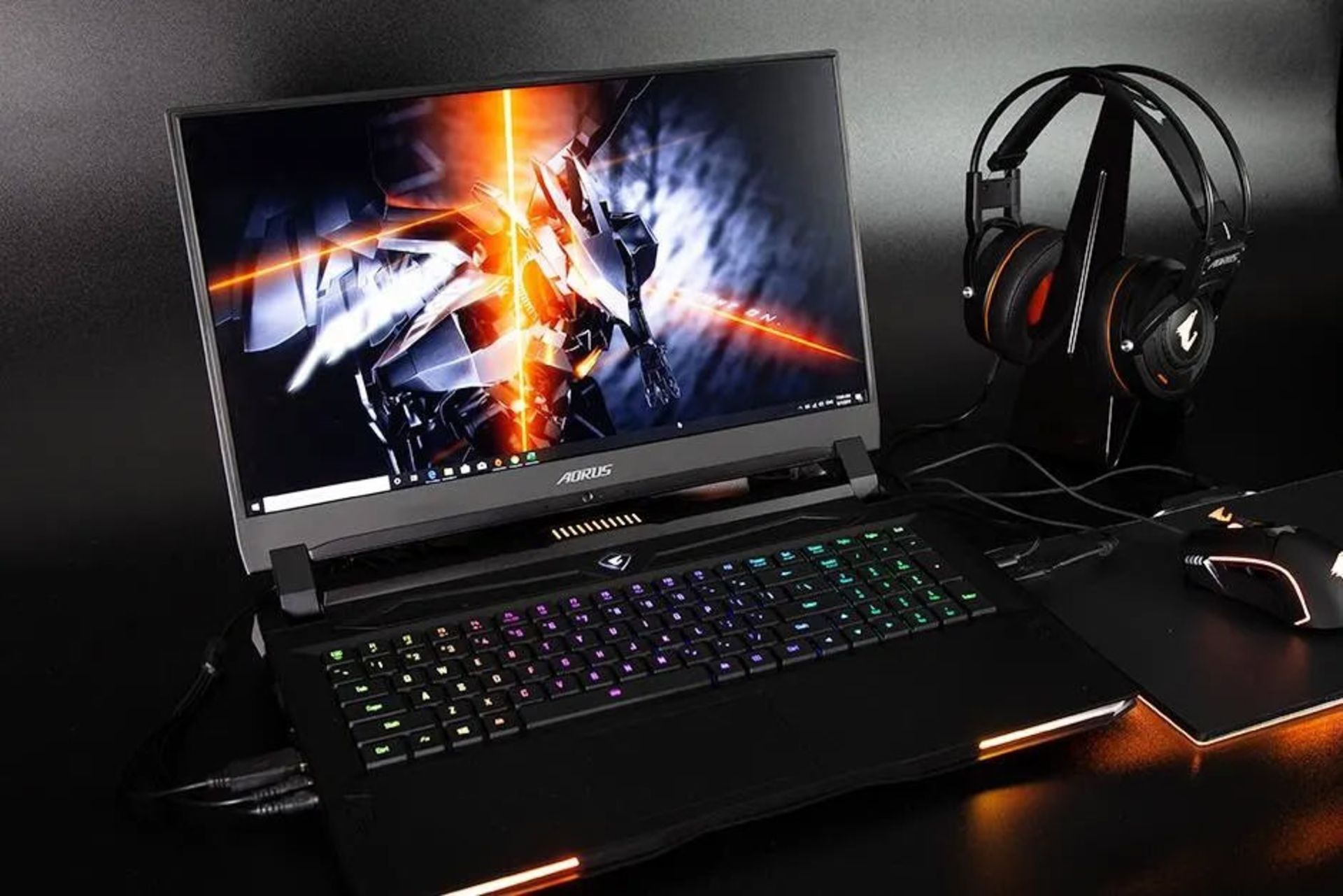 ایسر تریتون ۳۰۰