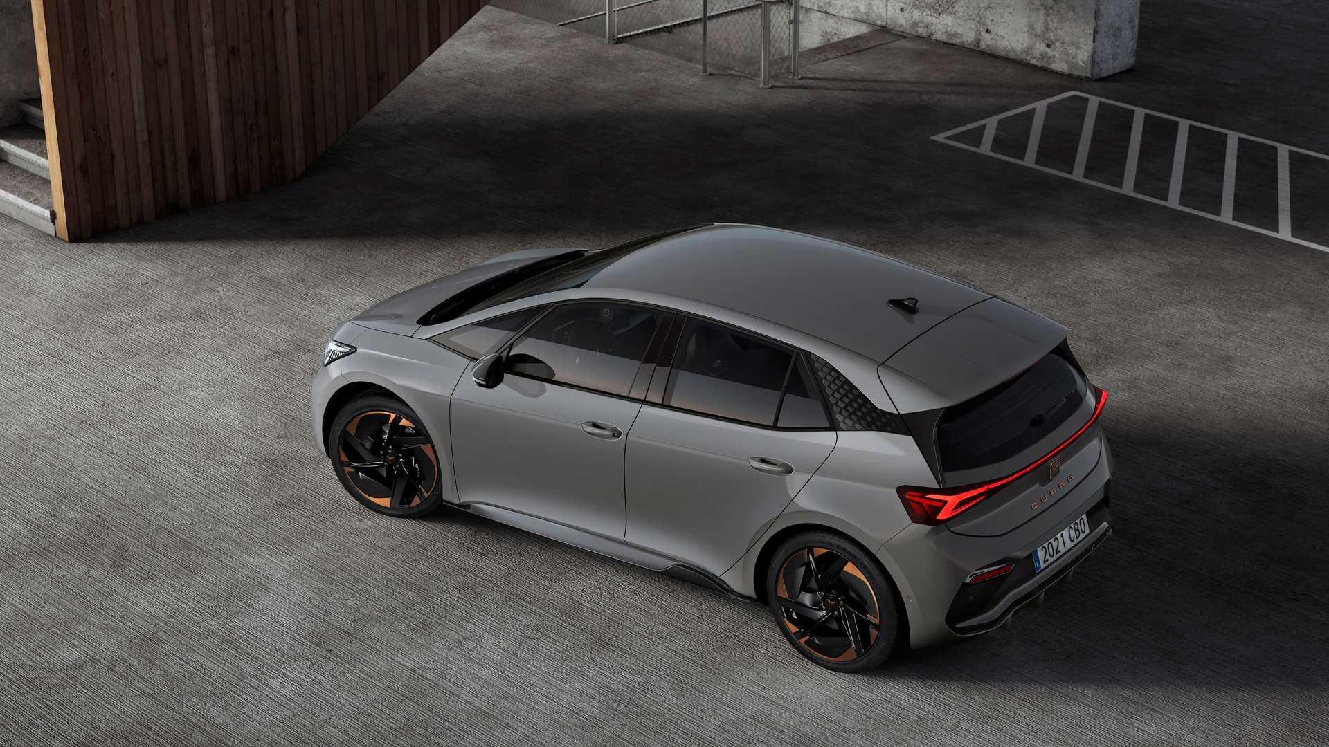 نمای بالا هاچ بک برقی کوپرا بورن برند سئات / SEAT Cupra Born electric hatchback