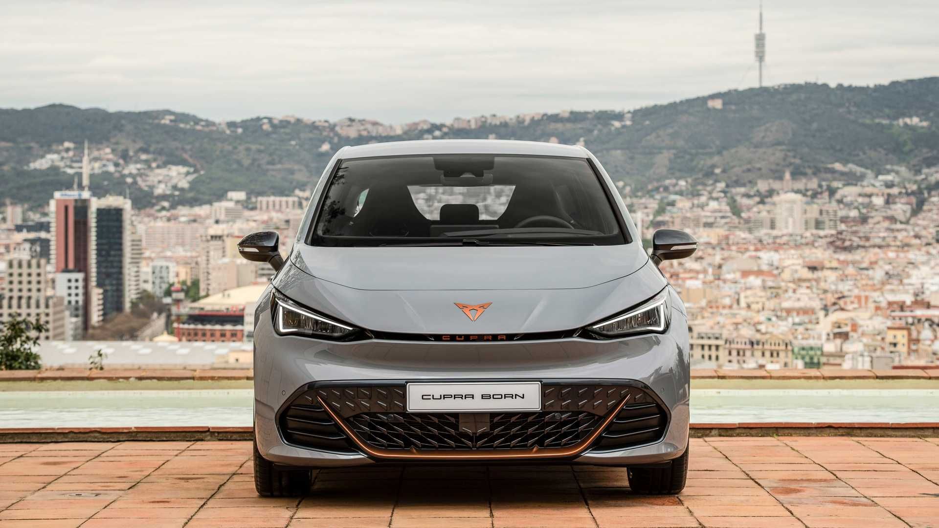 نمای جلو هاچ بک برقی کوپرا بورن برند سئات / SEAT Cupra Born electric hatchback