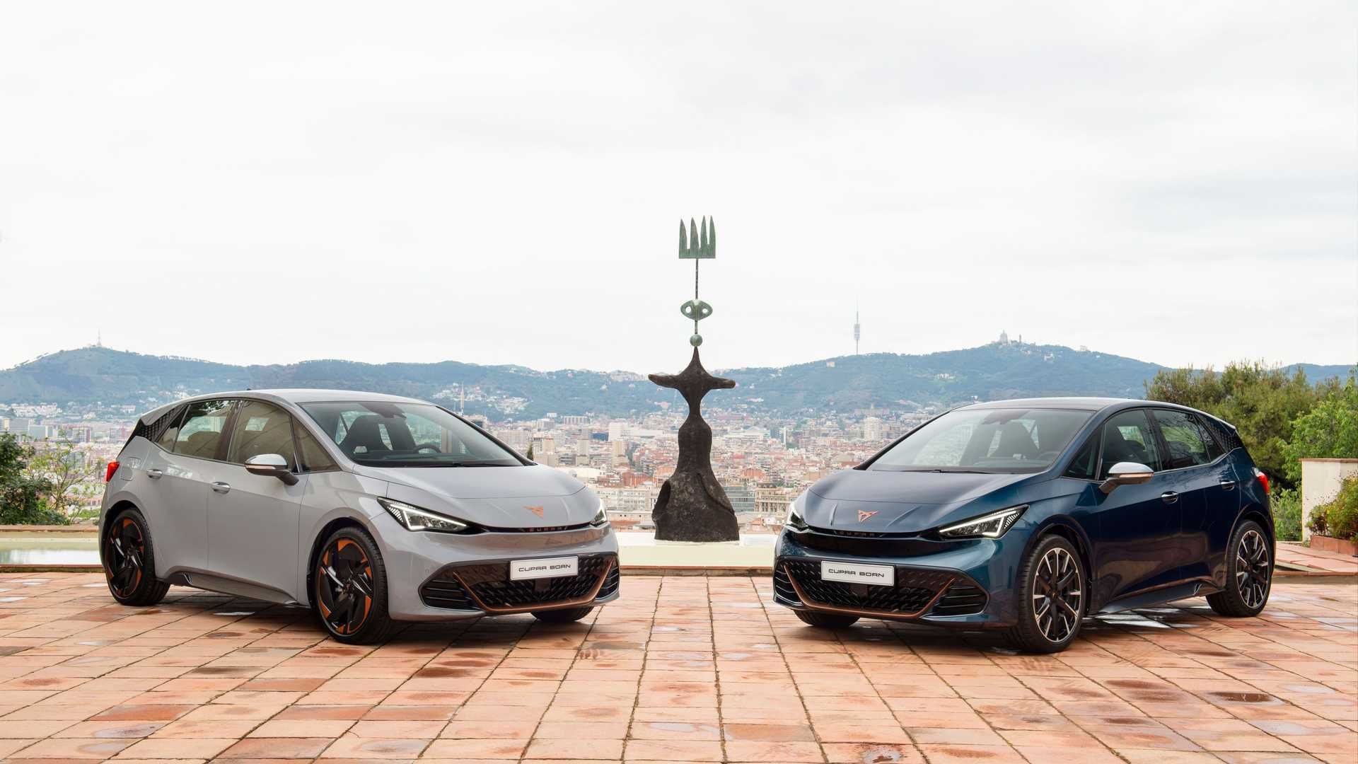 هاچ بک برقی کوپرا بورن برند سئات / SEAT Cupra Born electric hatchback خاکسترری و آبی