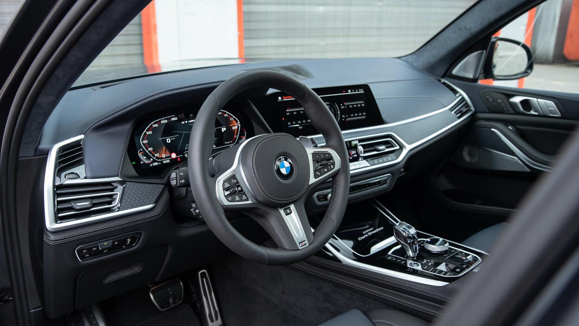 کابین و داشبورد خودرو شاسی بلند بی ام و ایکس 7 تیونینگ داهلر / Dahler BMW X7 SUV