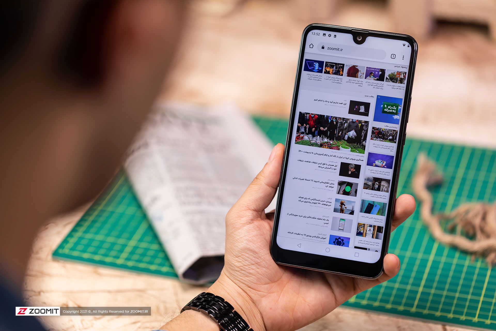 مطالعه زومیت روی گوشی انرجایزر U710s