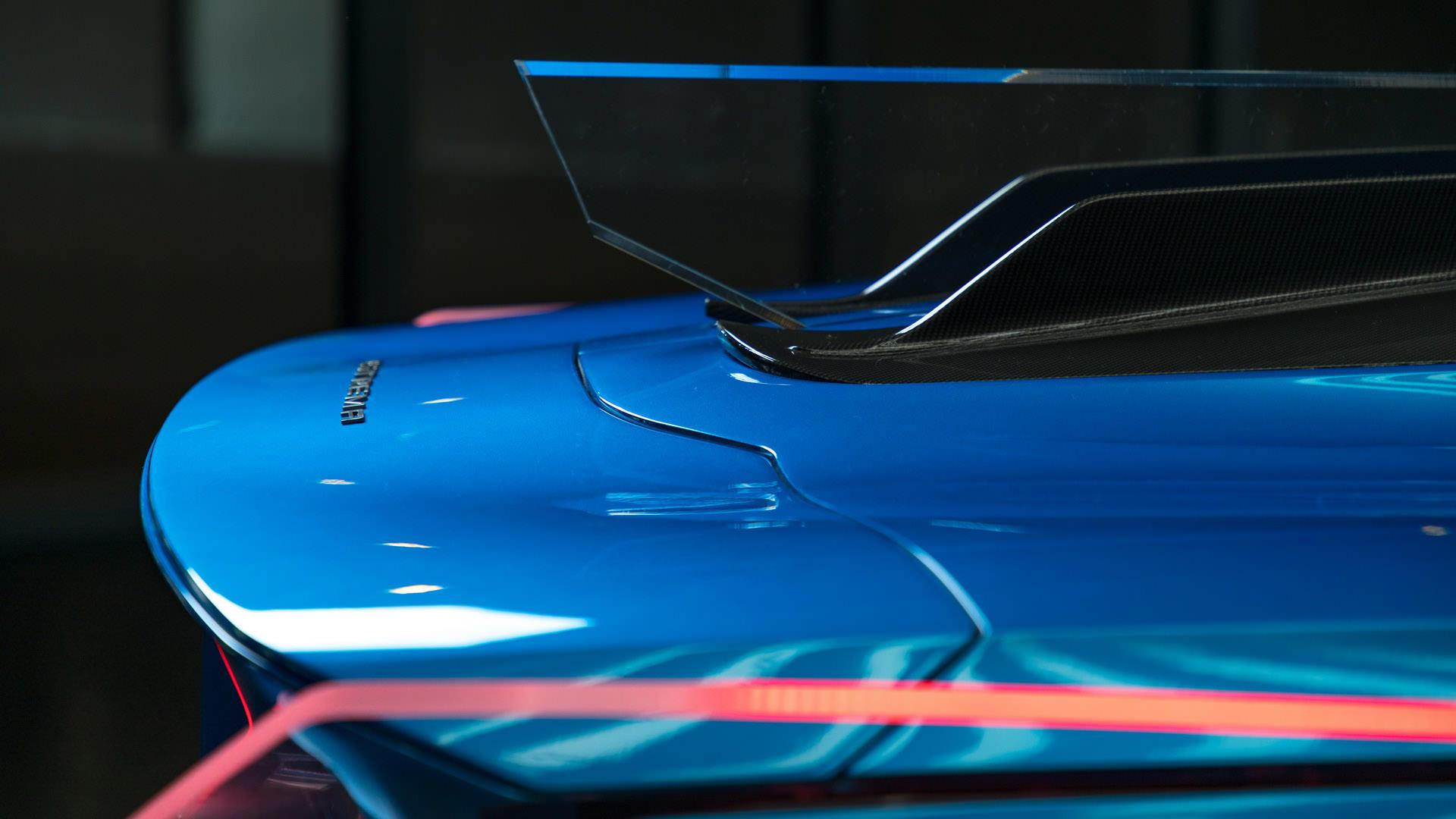 باله کوسه عقب ابرخودرو برقی استریما فولمینیا / Estrema Fulminea Electric Hypercar آبی رنگ