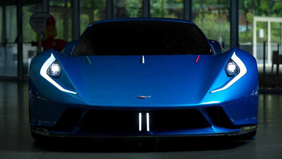 نمای جلو ابرخودرو برقی استریما فولمینیا / Estrema Fulminea Electric Hypercar آبی رنگ