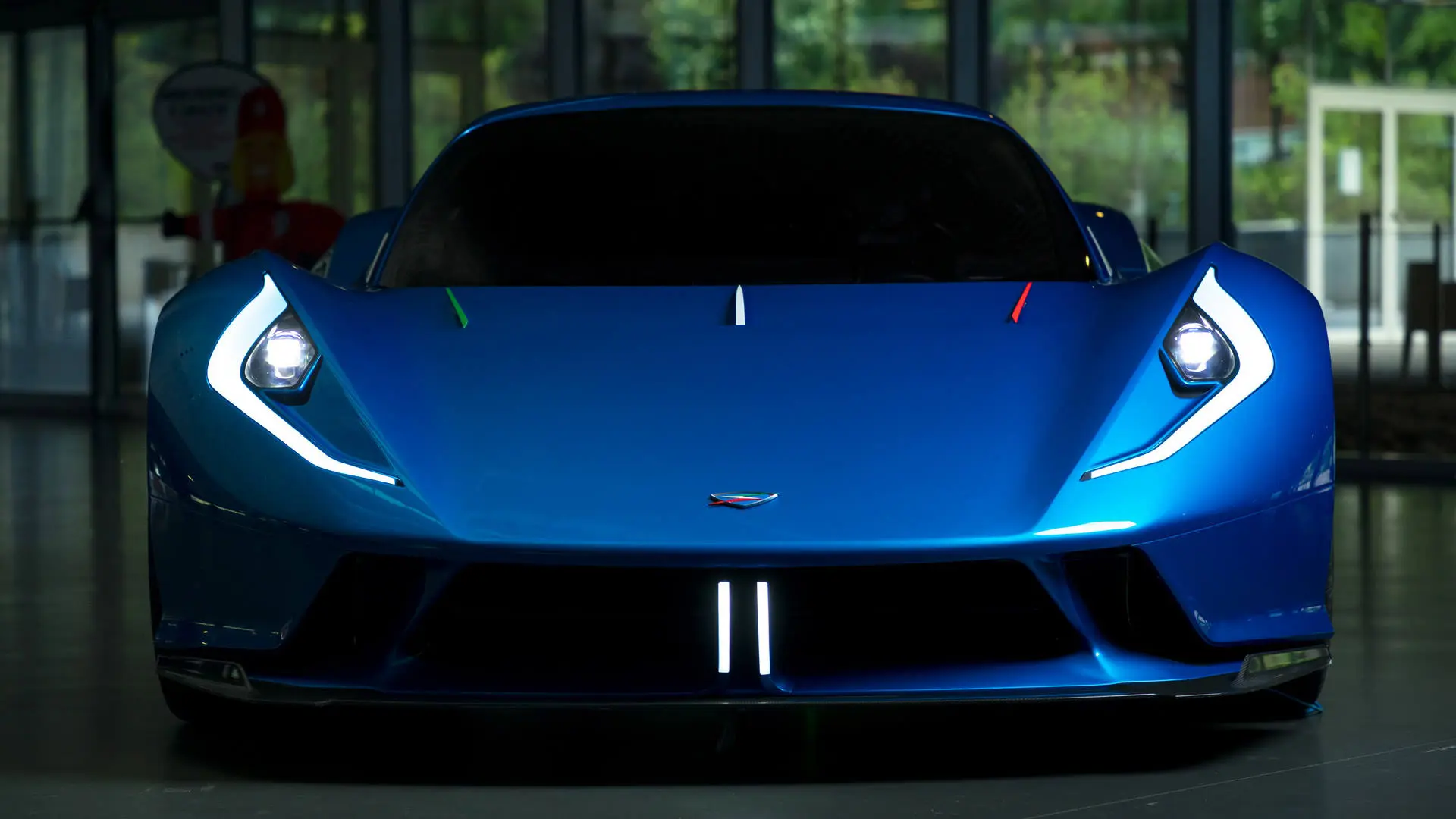 نمای جلو ابرخودرو برقی استریما فولمینیا / Estrema Fulminea Electric Hypercar آبی رنگ