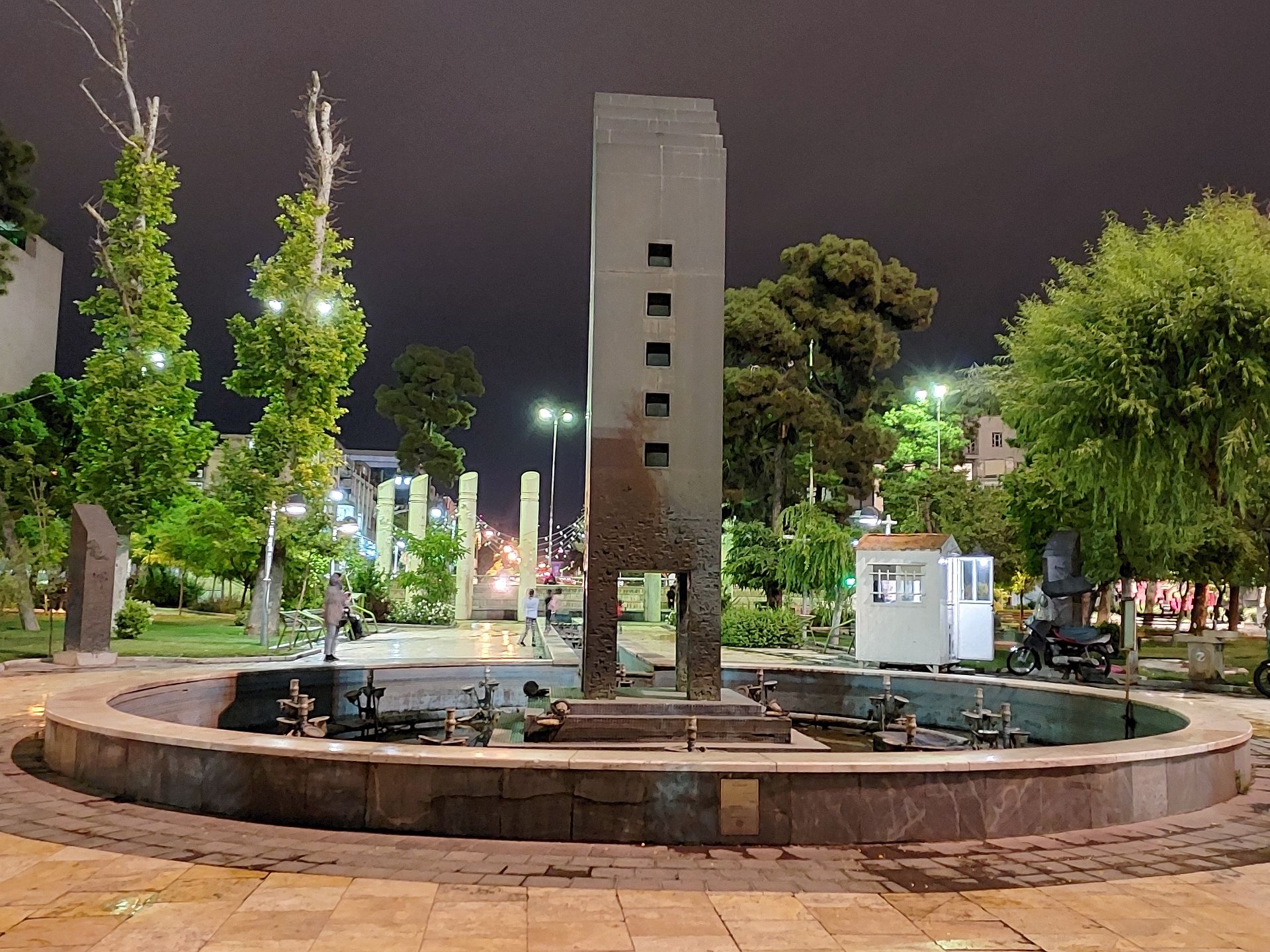 عکس نمونه دوربین واید گلکسی A42 سامسونگ با حالت Night - پارک میدان هفت حوض