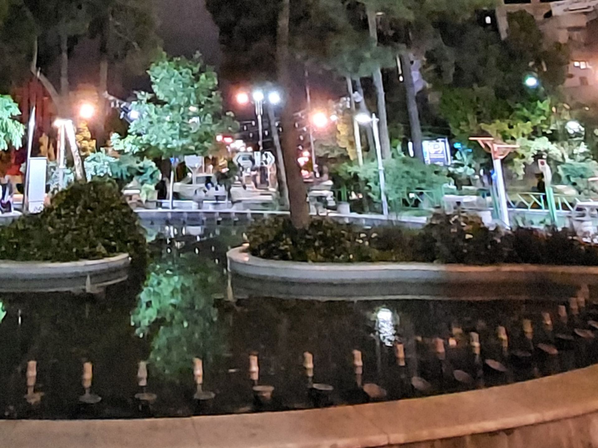 برش ۱۰۰ درصد از عکس نمونه اولتراواید گلکسی A42 سامسونگ - پارک میدان هفت حوض