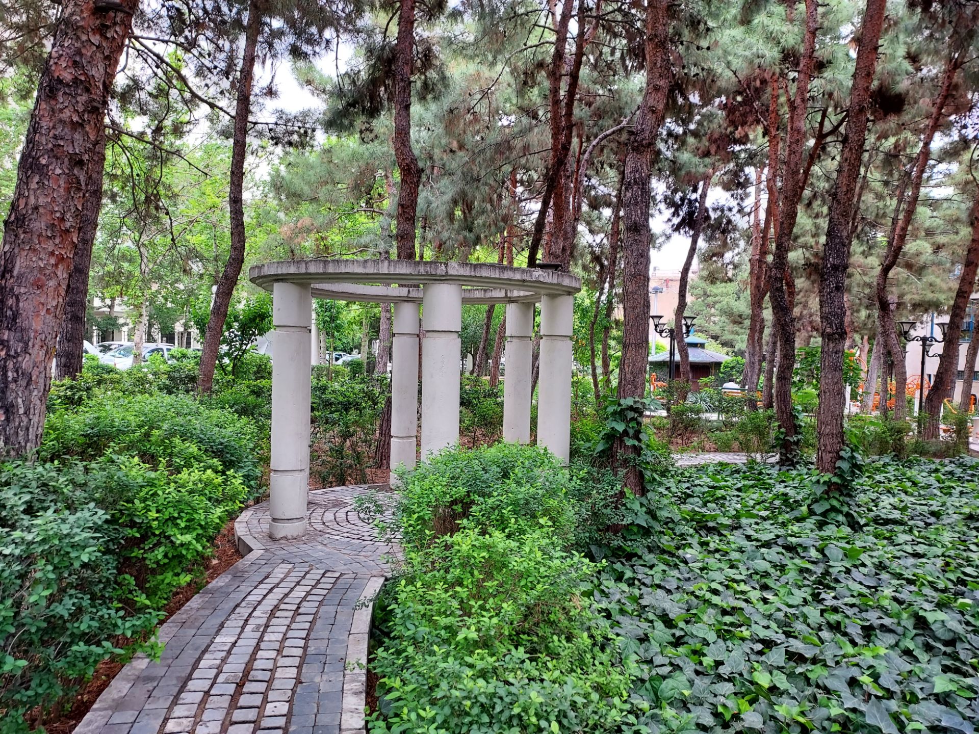 عکس نمونه دوربین واید گلکسی A42 سامسونگ - نمایی از پارک صبا خیابان جردن