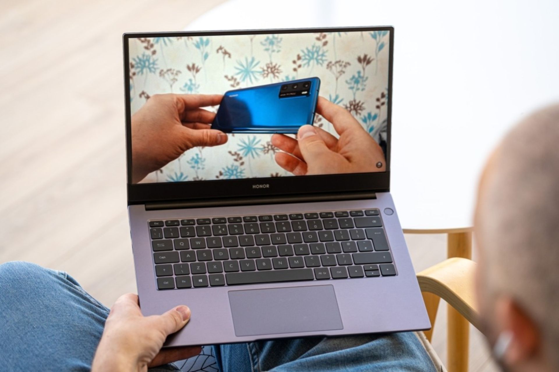 آنر مجیک‌بوک ۱۴ اینچی ۲۰۲۱