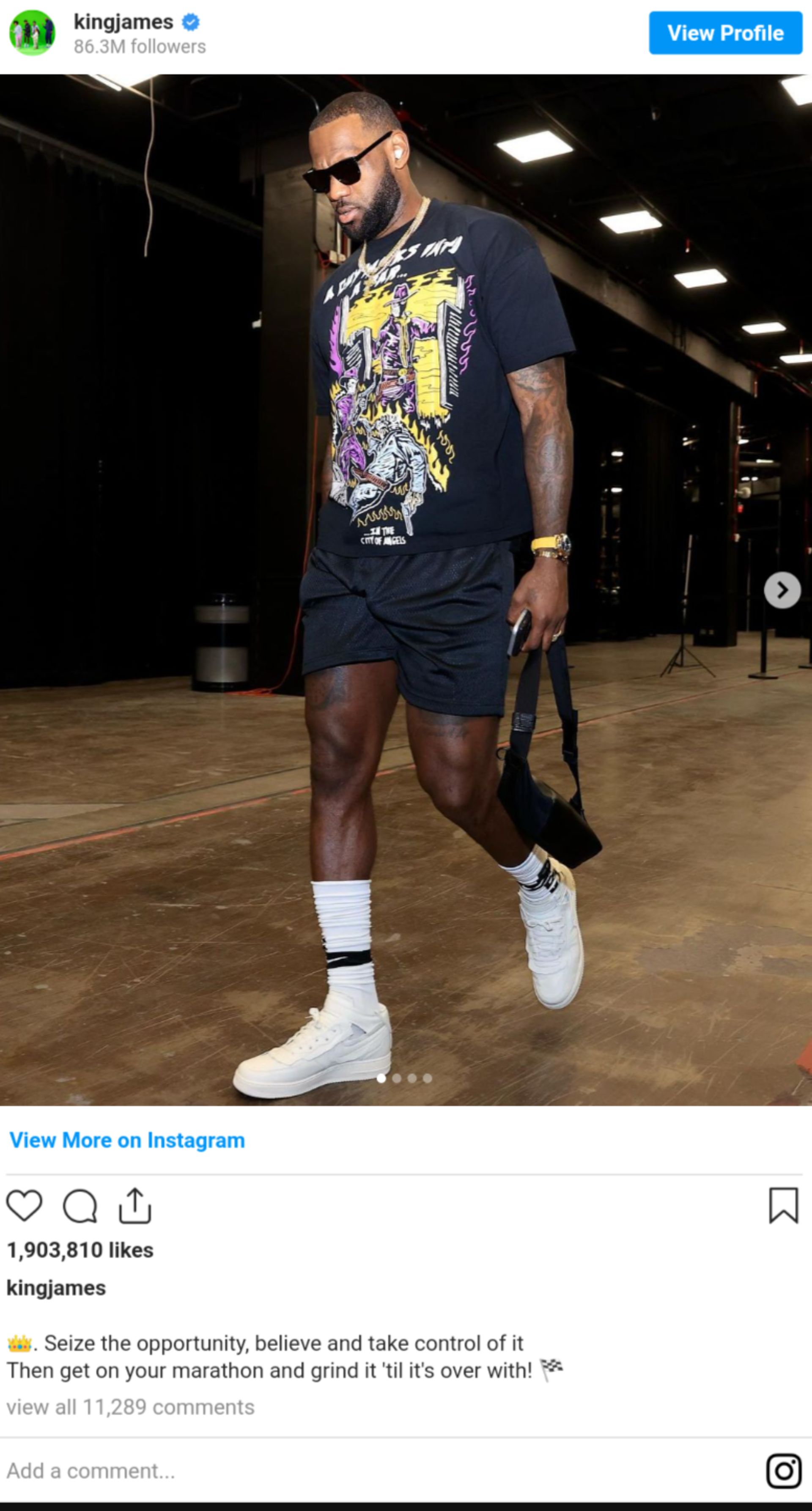 تصویر از لبران جیمز و هدفون بیتس استودیو بادز