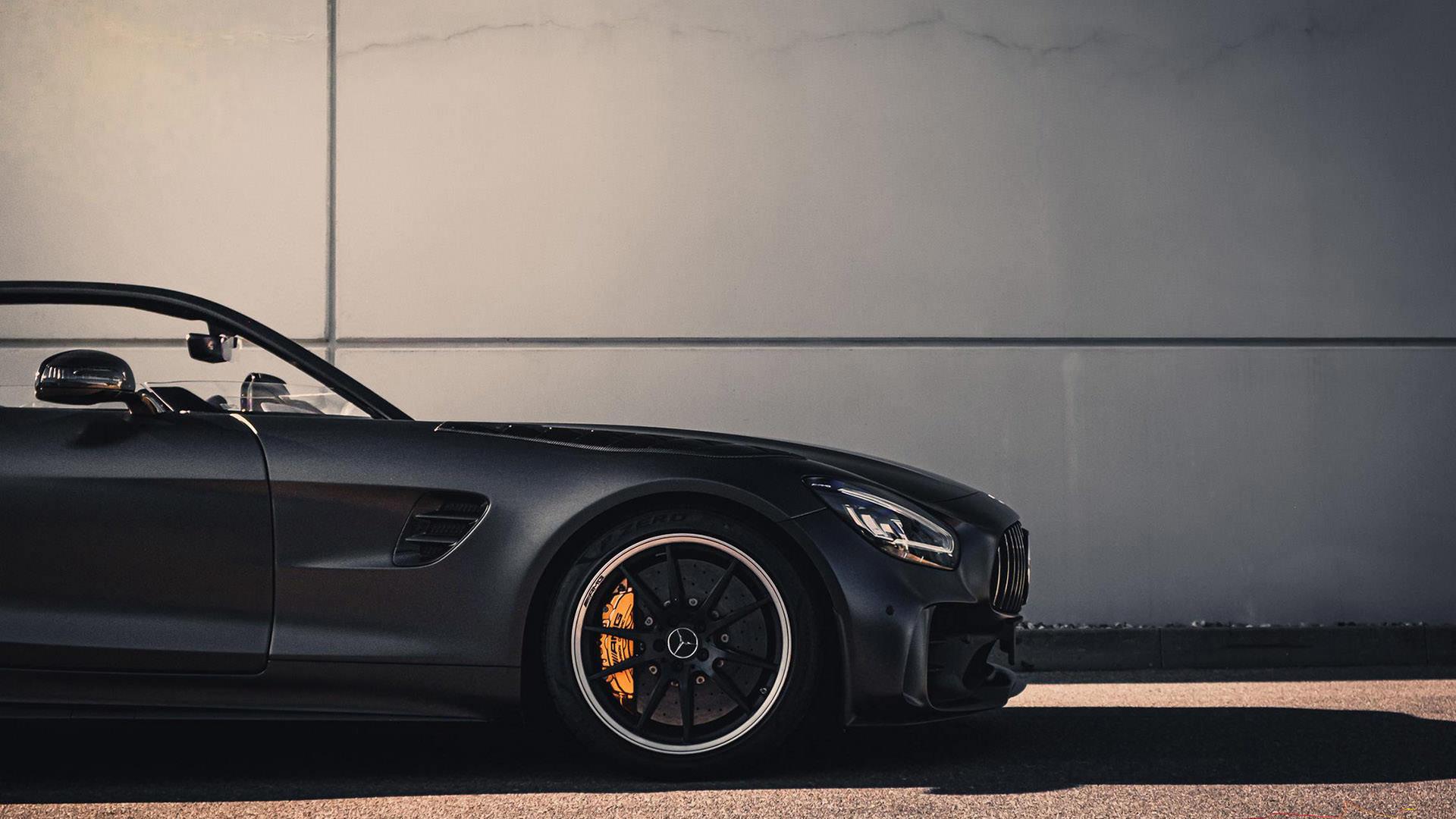 چرخ جلو مرسدس آ ام گ جی تی آر اسپیدستر / Mercedes-AMG GT R Speedster مشکی رنگ