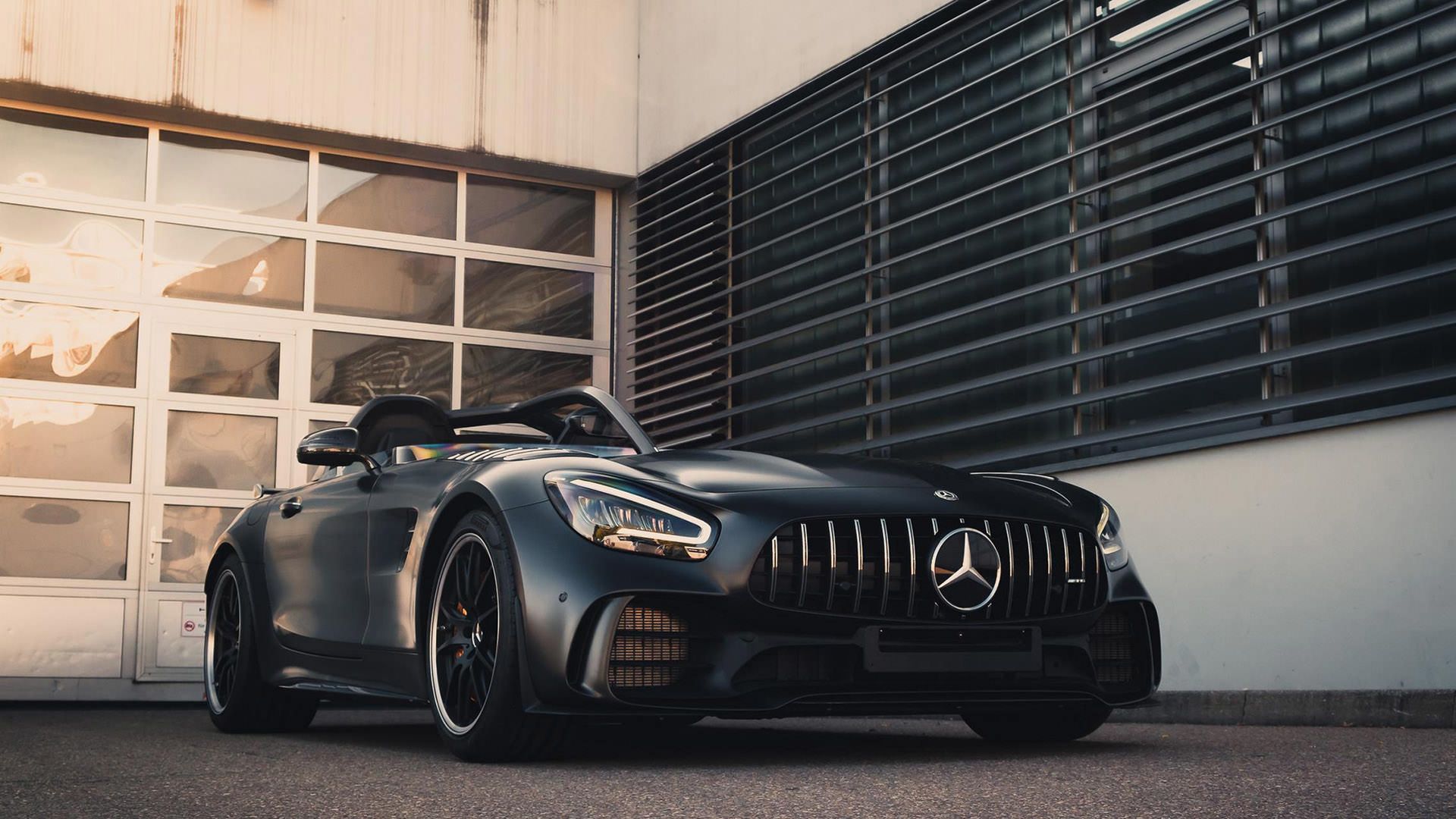 جلوپنجره مرسدس آ ام گ جی تی آر اسپیدستر / Mercedes-AMG GT R Speedster مشکی رنگ
