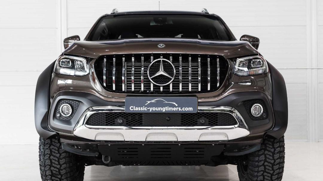 نمای جلو وانت پیکاپ 6 چرخ مرسدس بنز X کلاس / Mercedes X-Class Six-Wheeler