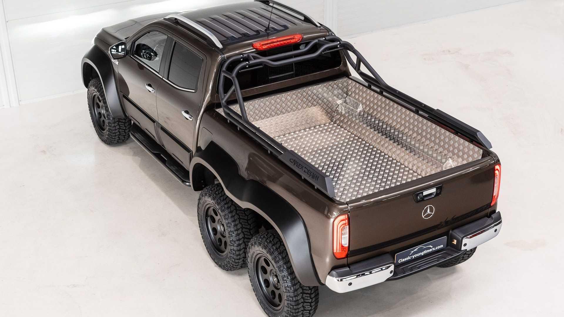 نمای عقب وانت پیکاپ 6 چرخ مرسدس بنز X کلاس / Mercedes X-Class Six-Wheeler قهوه ای رنگ