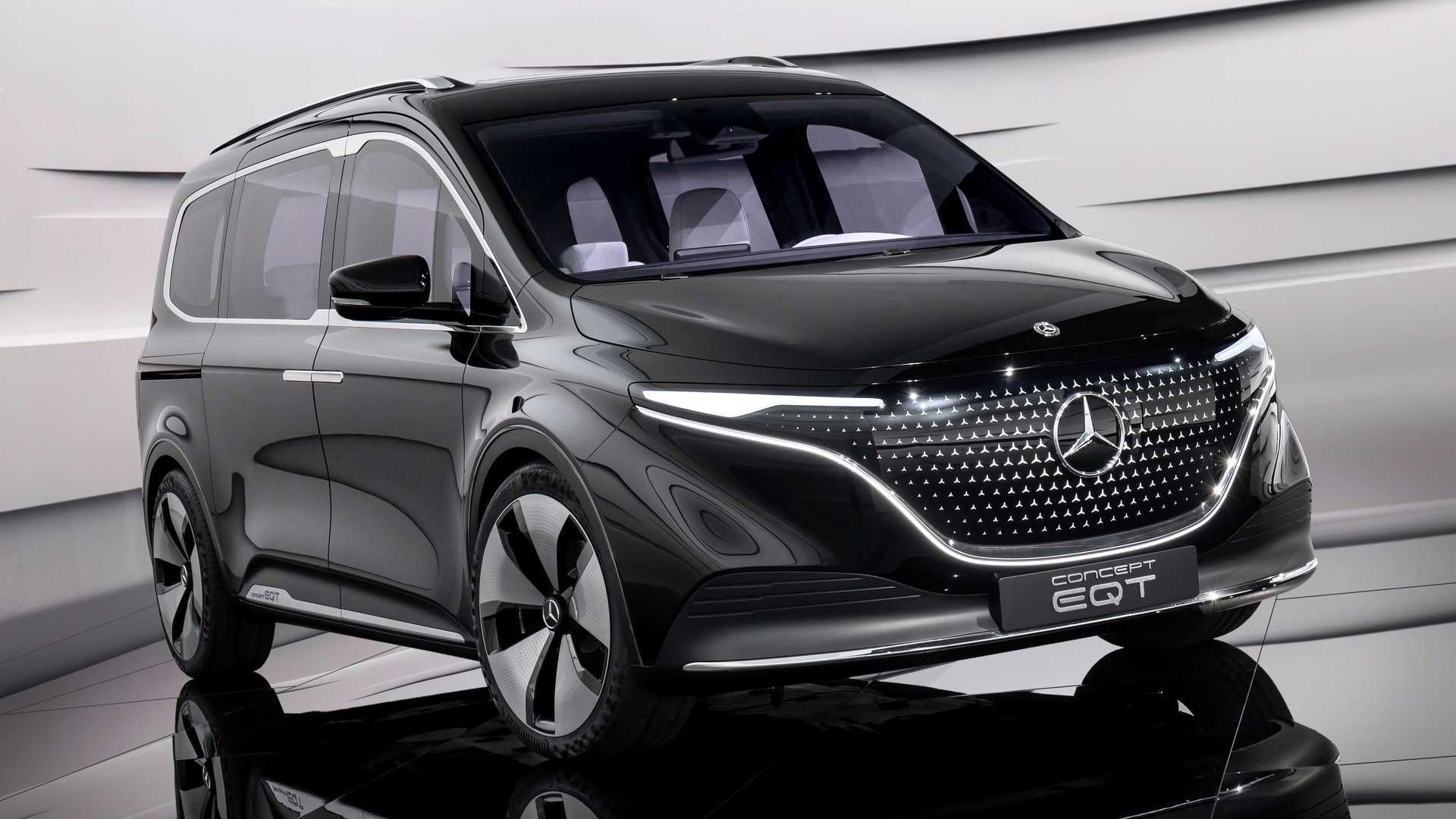 نمای روبرو مدل مفهومی از ون برقی مرسدس بنز Mercedes-Benz EQT Concept
