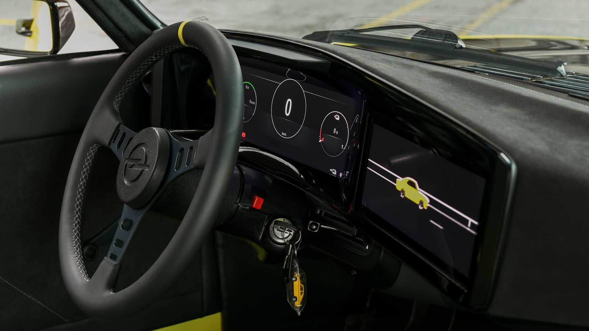 داشبورد اوپل مانتا جی اس ای الکترومود / Opel Manta GSe ElektroMOD زرد رنگ