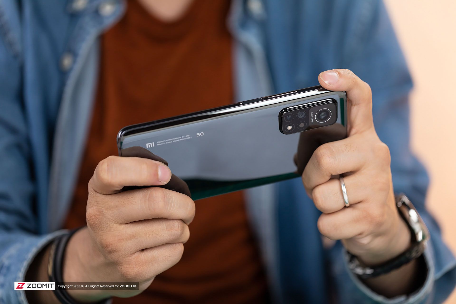 بازی با گوشی شیائومی می 10 تی در دست