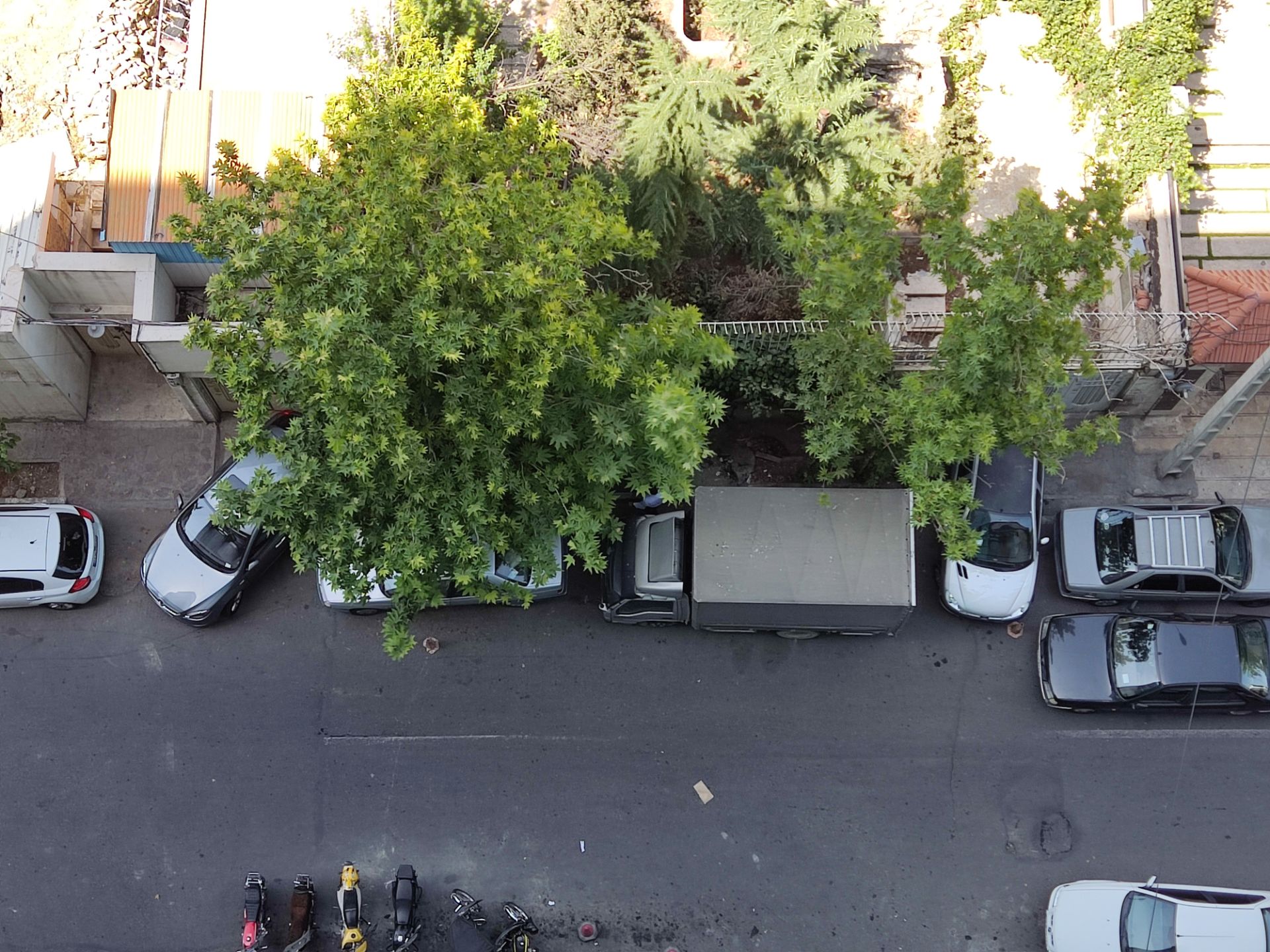 عکس نمونه ۲ برابری دوربین اصلی پوکو X3 پرو - دفتر زومیت