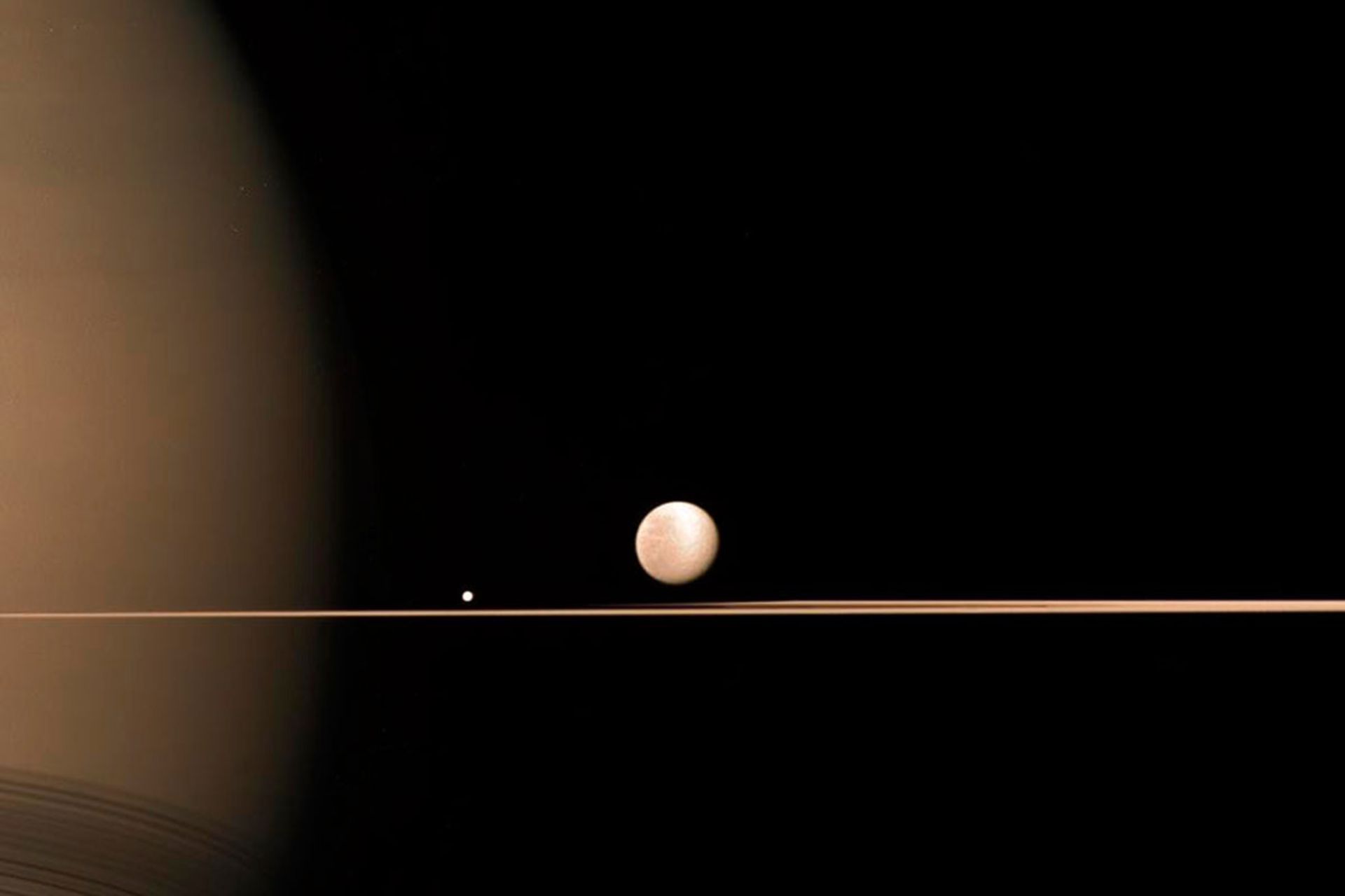 ماه‌های ریا و میماس