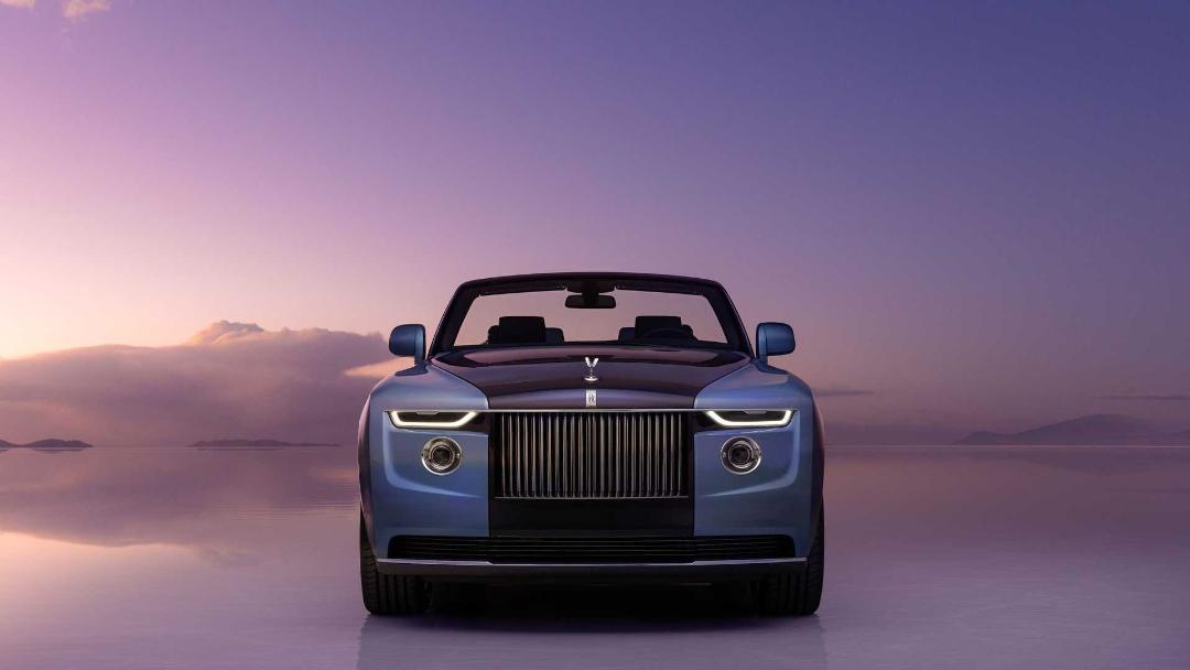 نمای جلو رولزرویس بوت تیل / Rolls-Royce Boat Tail آبی رنگ