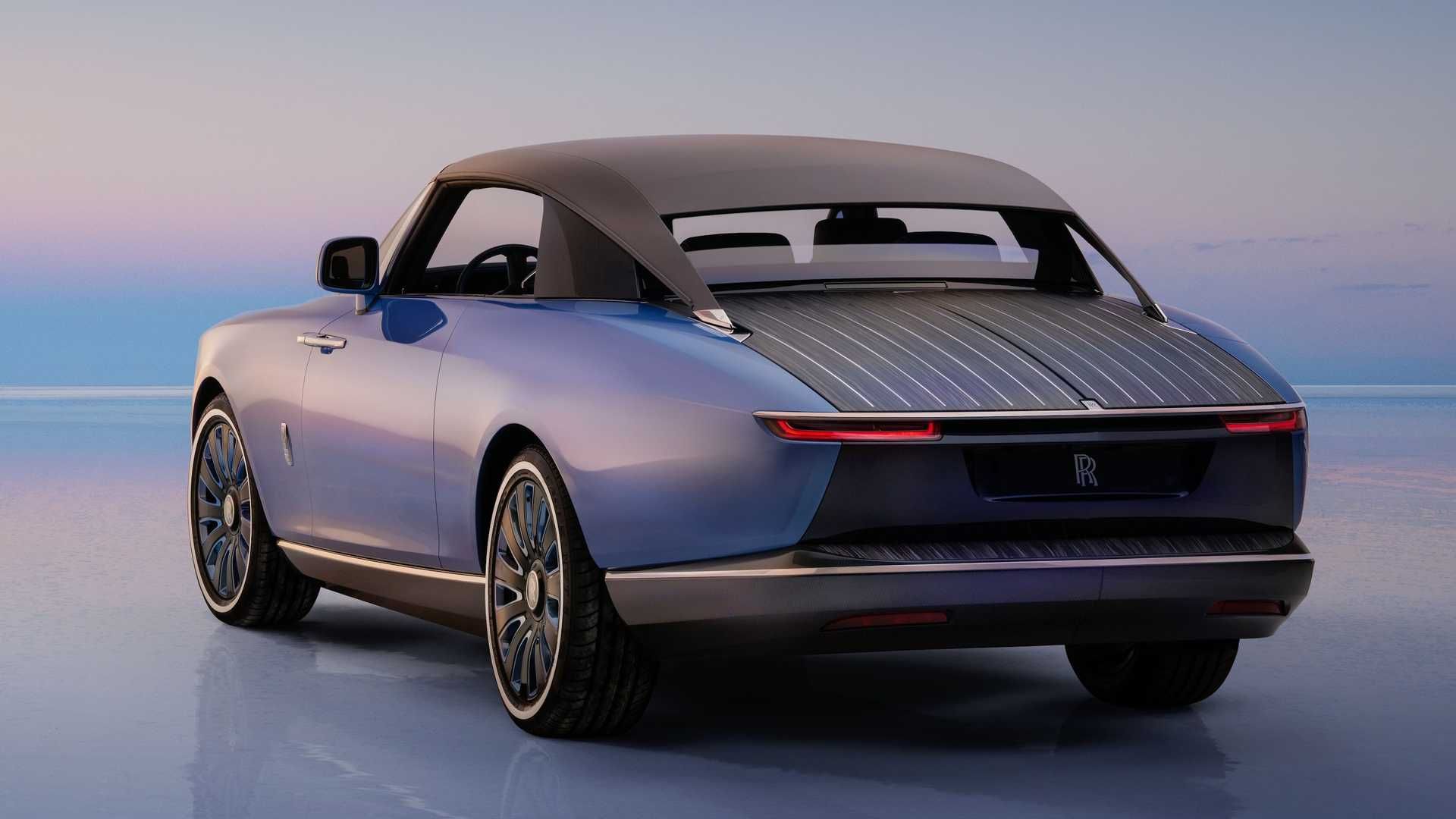 نمای عقب رولزرویس بوت تیل / Rolls-Royce Boat Tail آبی رنگ