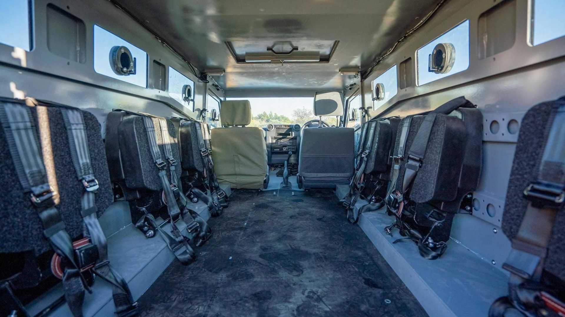 کابین شاسی بلند زرهی تویوتا لندکروزر مکس 3 تروپی / Toyota Land Cruiser 