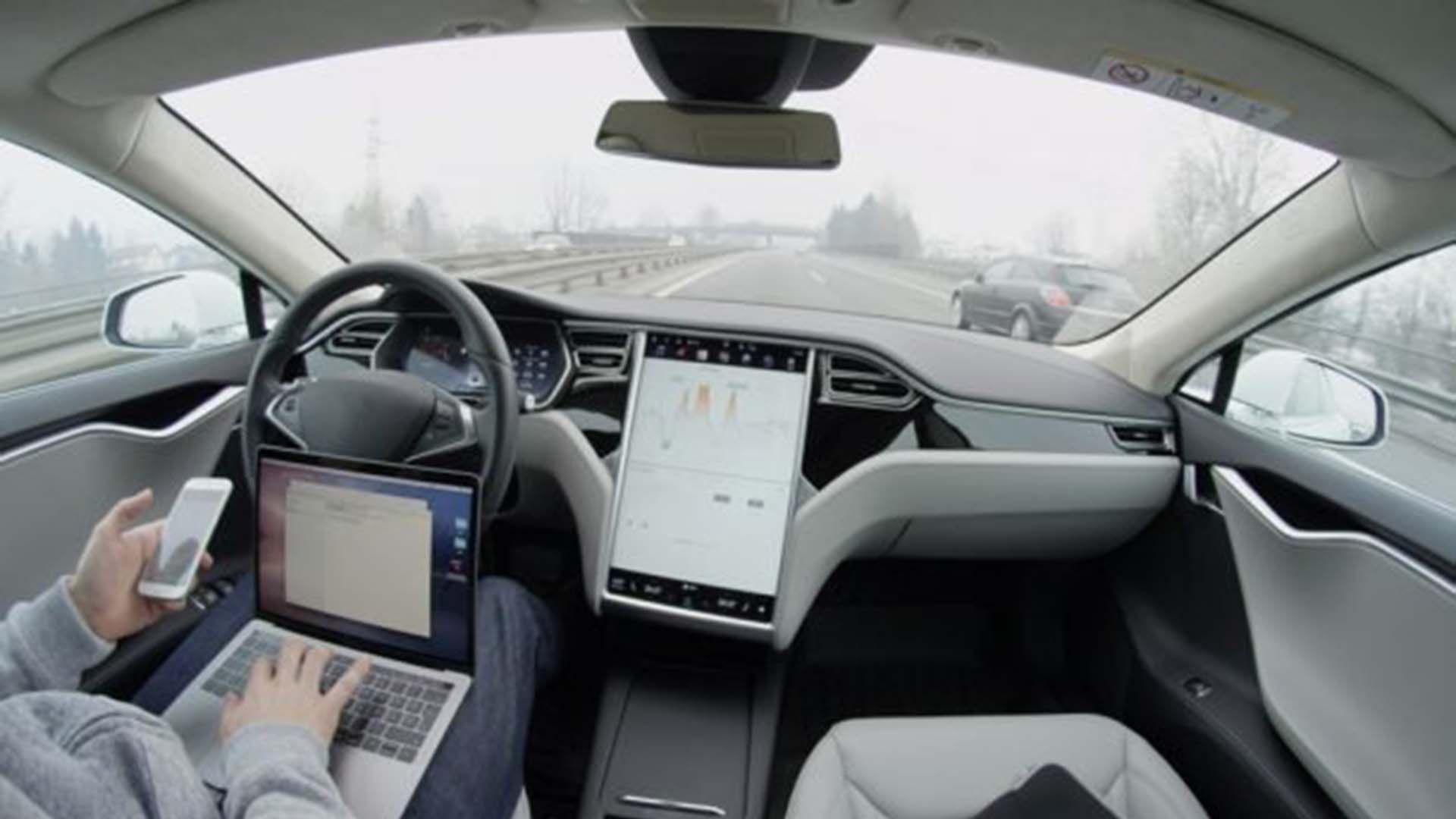 کابین خودروی برقی تسلا / Tesla Interior