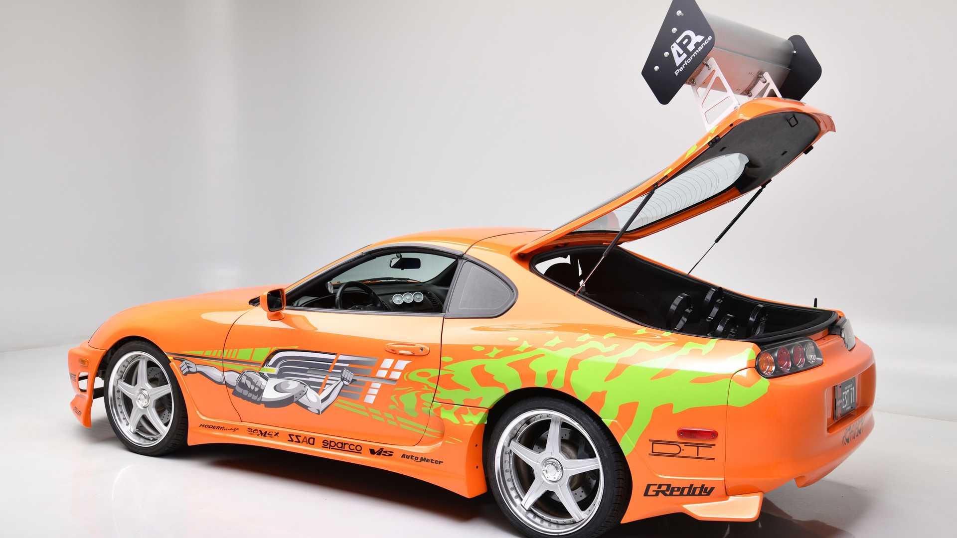 در صندوق عقب تویوتا سوپرا فیلم سریع و خشن / Fast & Furious Toyota Supra نارنجی رنگ