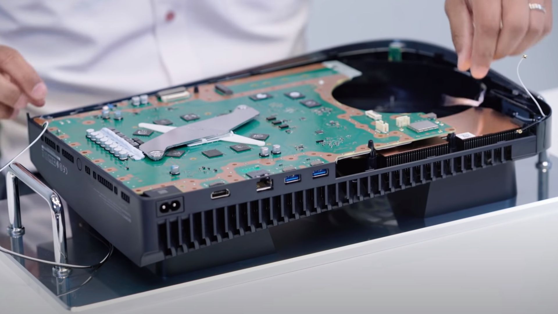 قطعات داخلی کنسول پلی استیشن 5