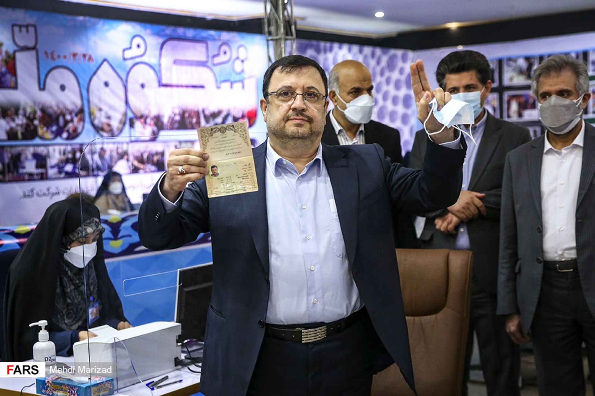 تصویر حسن فیروزآبادی