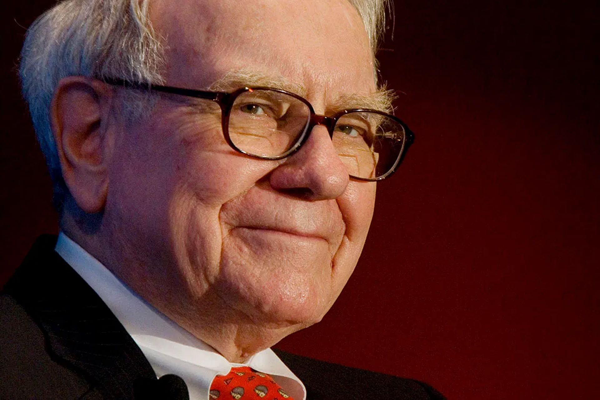چهره خوشحال وارن بافت / Warren Buffett مدیرعامل برکشایر هاتاوی با عینک