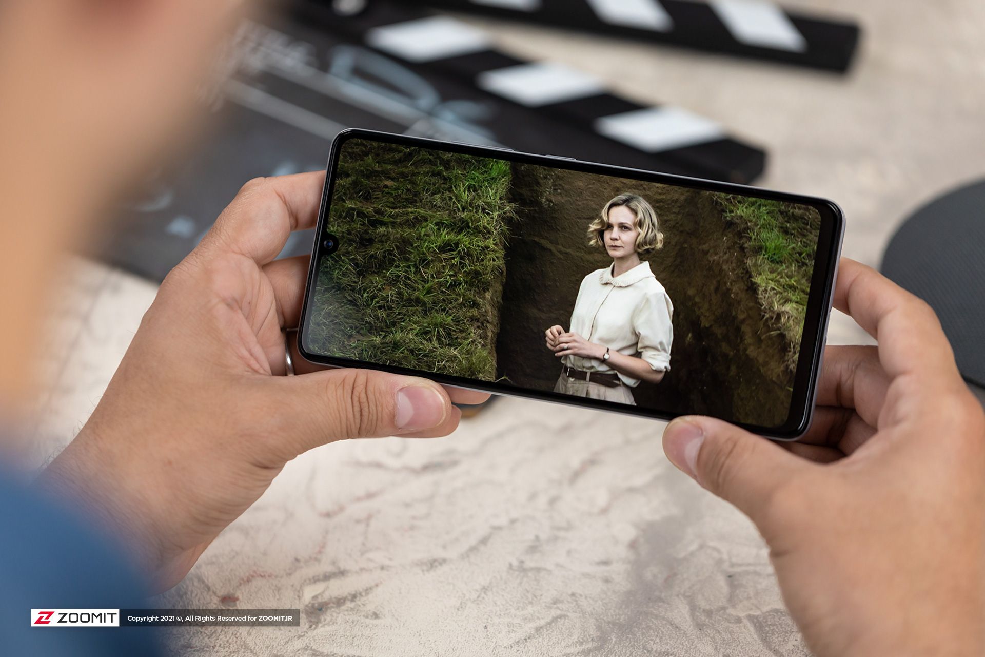 تماشای فیلم با گوشی گلکسی A42 سامسونگ مدل 5G