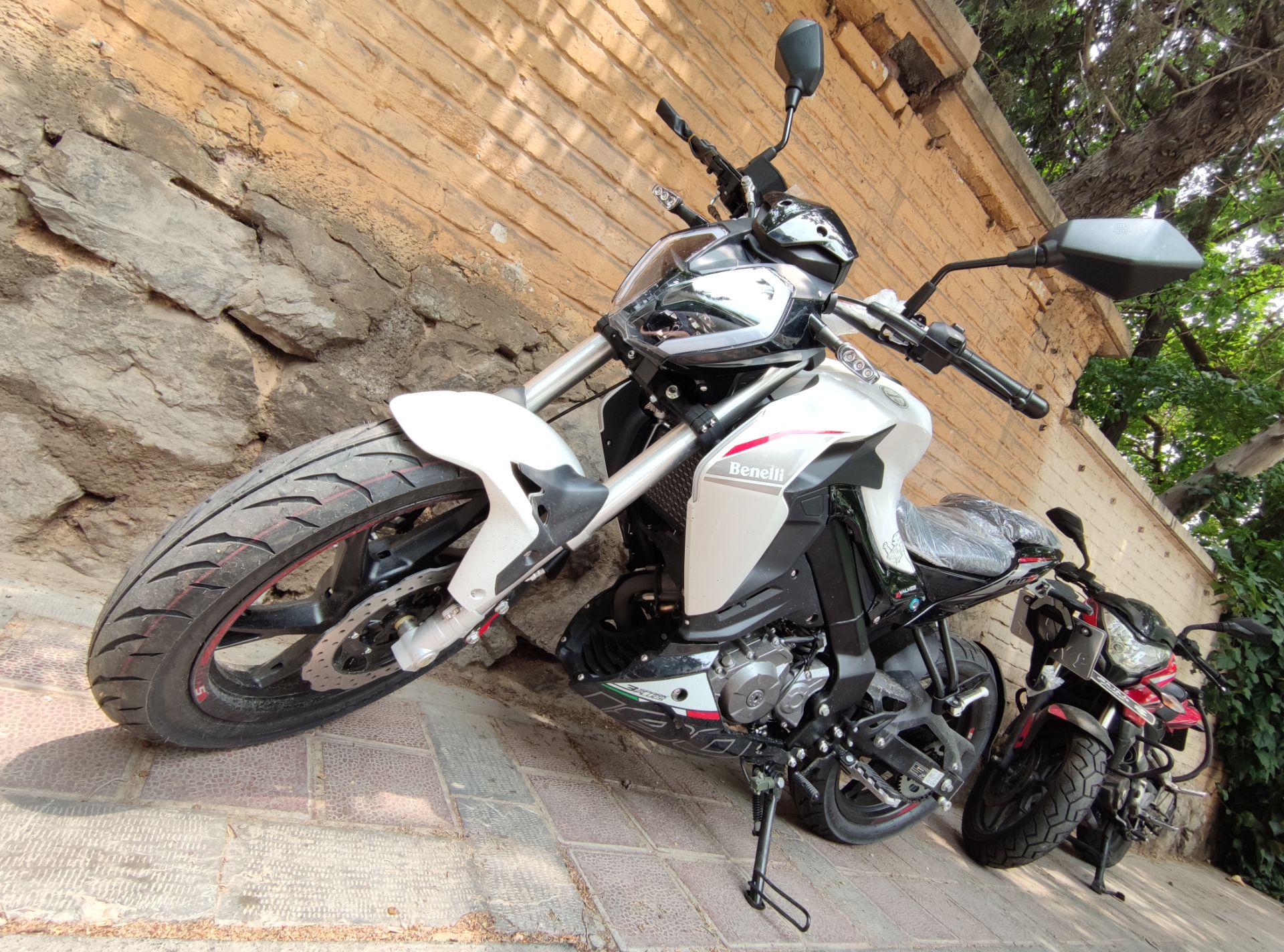 نمونه عکس دوربین اولتراواید شیائومی می 10 تی - موتوسیکلت