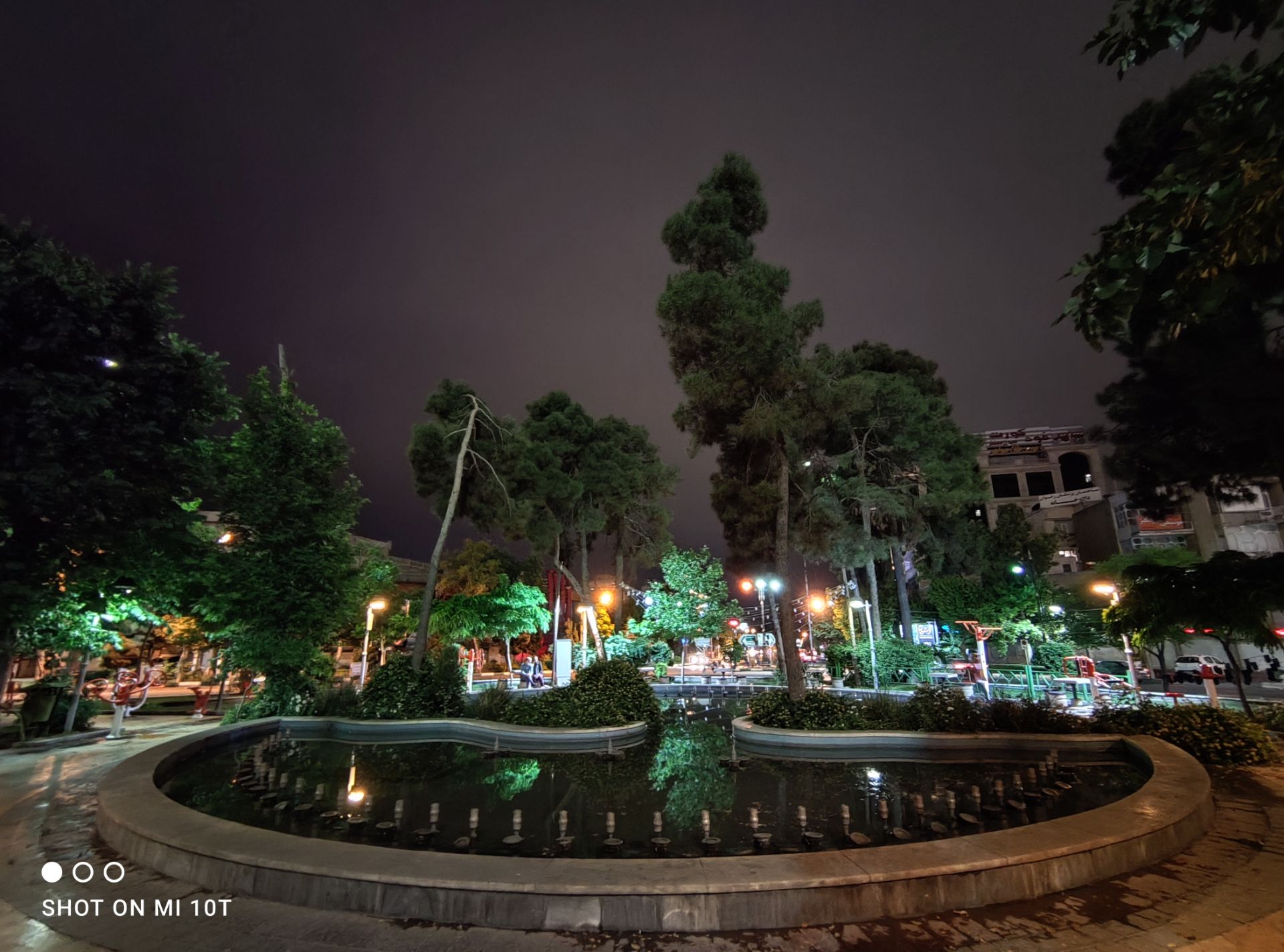 نمونه عکس دوربین اولتراواید شیائومی می 10 تی - حوض در پارک میدان هفت هوض
