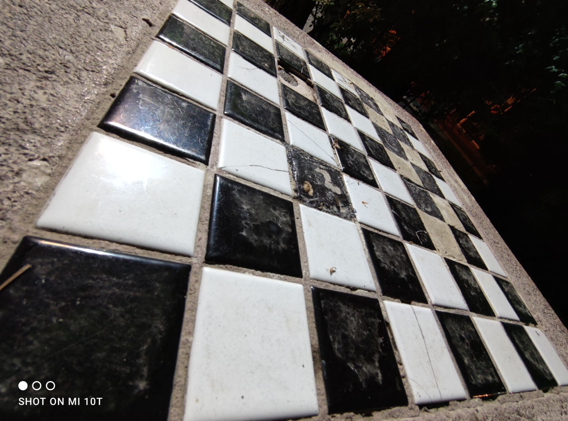 نمونه عکس دوربین اولتراواید شیائومی می 10 تی - میز شطرنجی