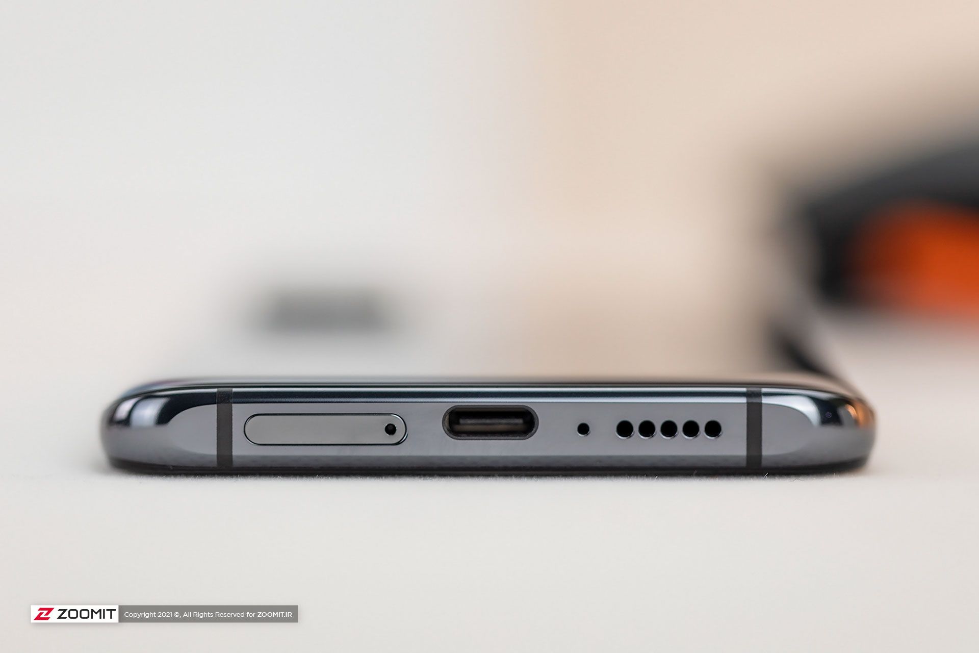 دریچه اسپیکر ، پورت شارژ USB-C و درگاه سیمکارت گوشی شیائومی می 10 تی