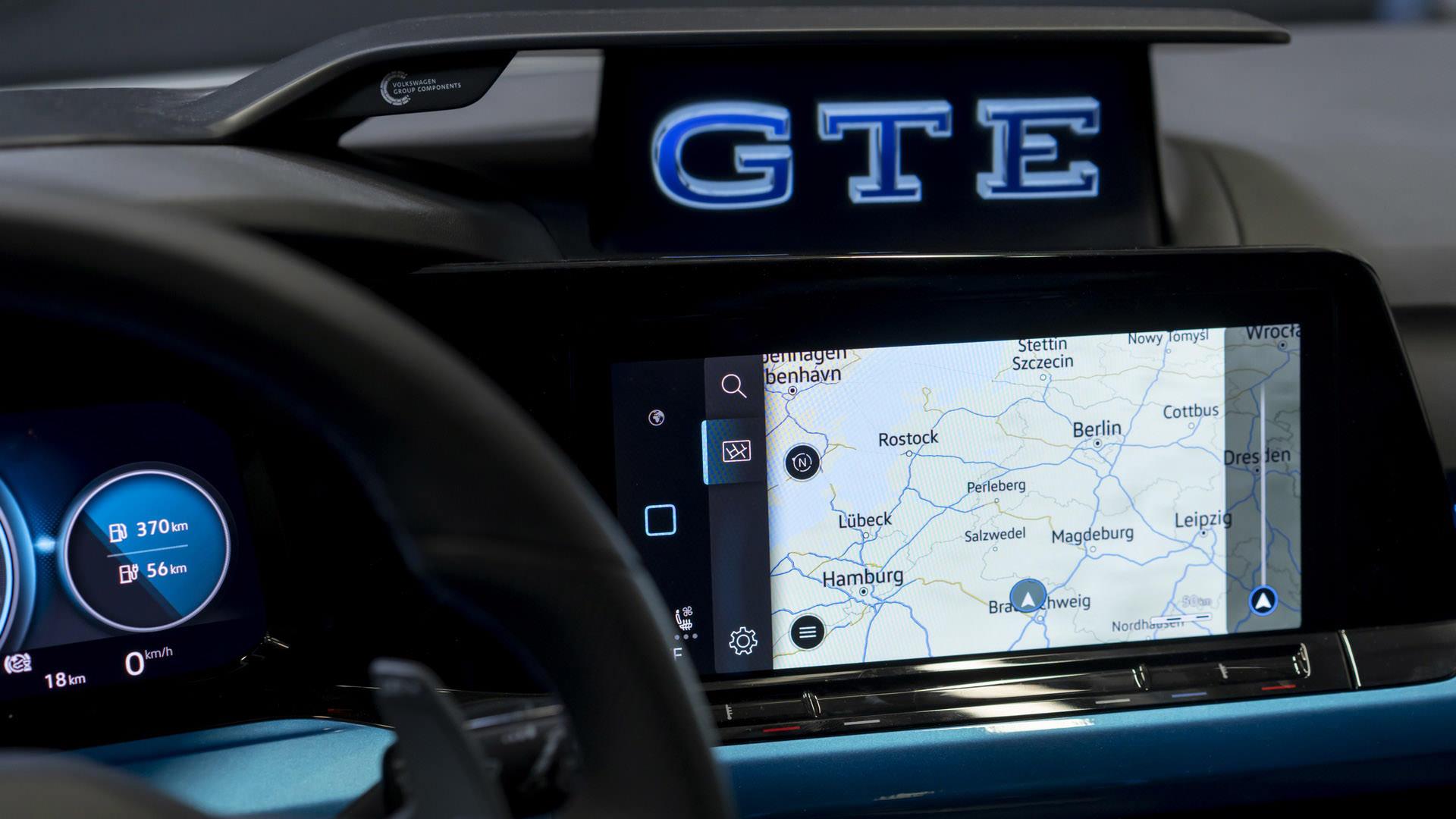 نمایشگر مفهومی فولکس واگن گلف جی تی ای اسکای لایت / Volkswagen Golf GTE Skylight