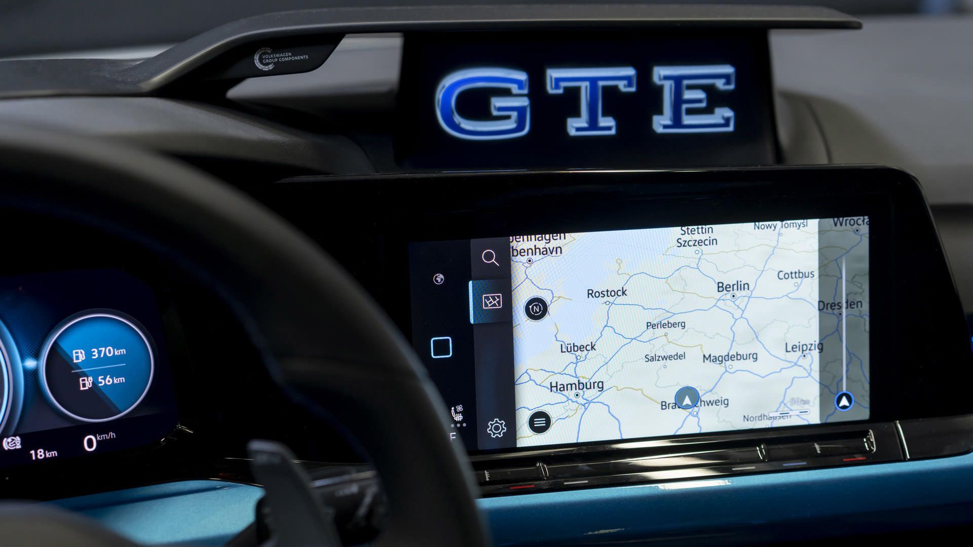 نمایشگر مفهومی فولکس واگن گلف جی تی ای اسکای لایت / Volkswagen Golf GTE Skylight