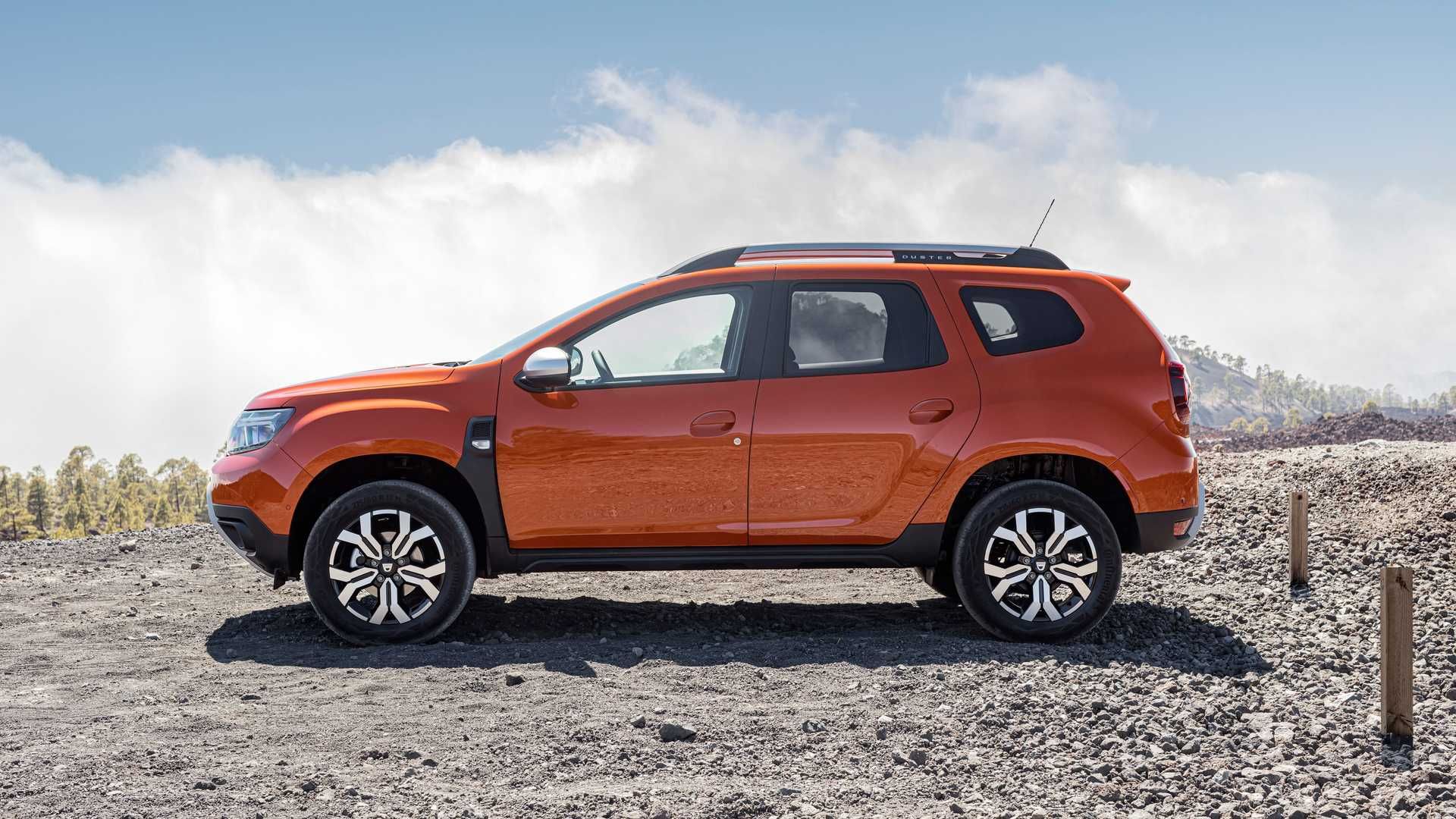 نمای جانبی کراس اور رنو داچیا داستر / 2022 Dacia Duster