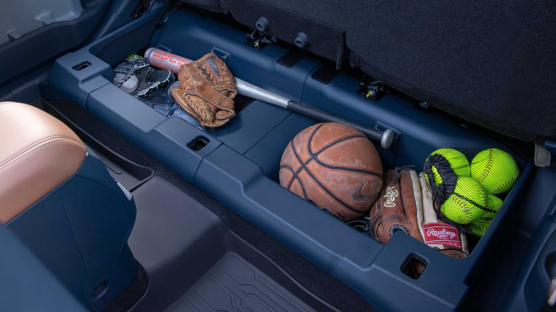 Ford Maverick 2022 فضای زیرصندلی فورد موریک