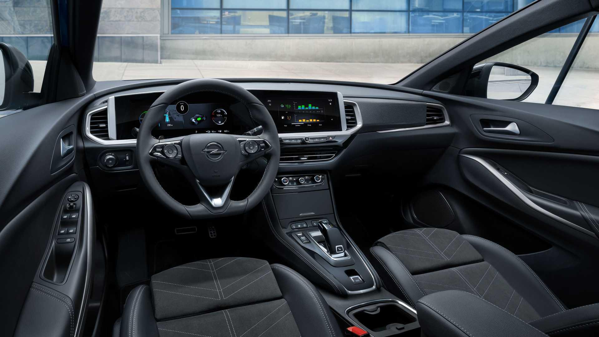 نمای کابین و داشبورد فیس لیفت کراس اور اوپل گرندلند 2022 / 2022 Opel Grandland crossover آبی رنگ